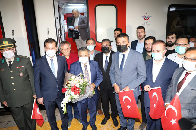 ZAFER TRENİ KOCATEPE'YE ULAŞTI