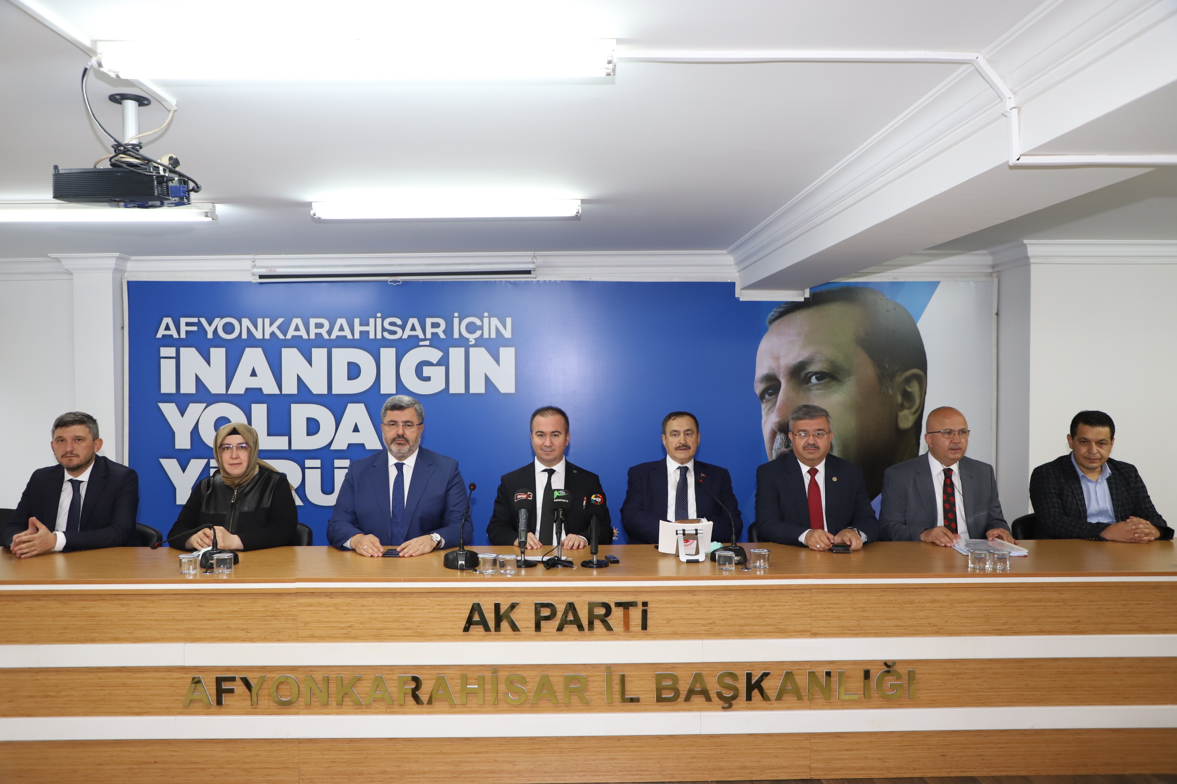 AK PARTİ HEYETİ TAM KADRO GÜNDEMİ DEĞERLENDİRDİ