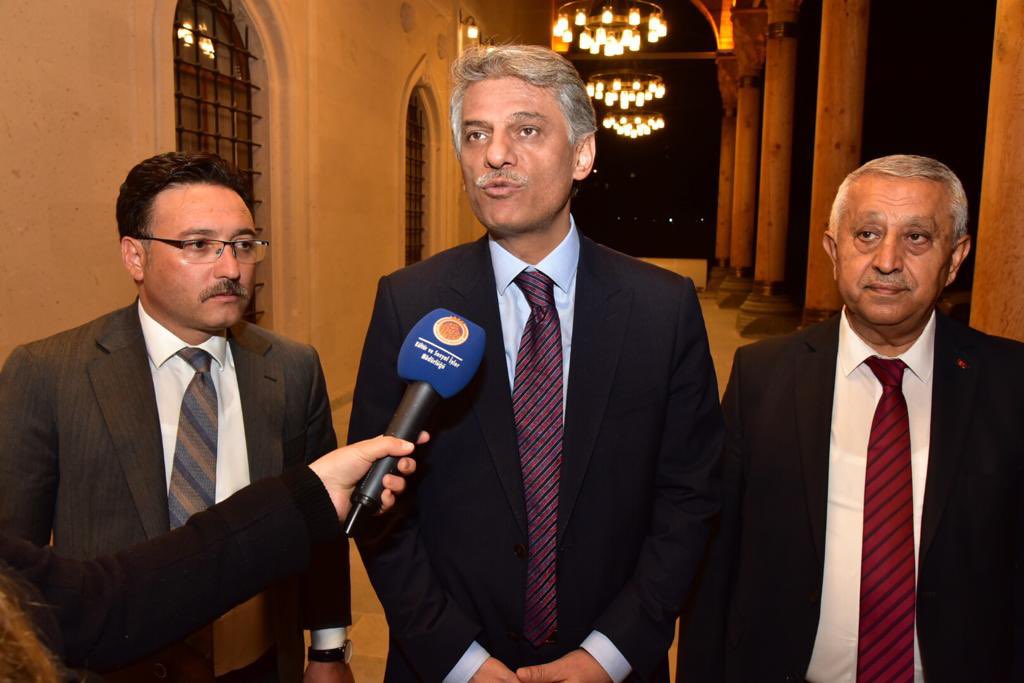 ALPASLAN’DAN BELEDİYE PROJELERİNE TAM NOT