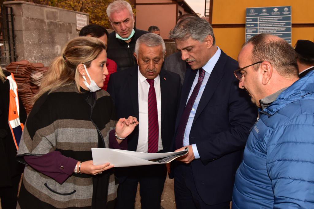 ALPASLAN’DAN BELEDİYE PROJELERİNE TAM NOT