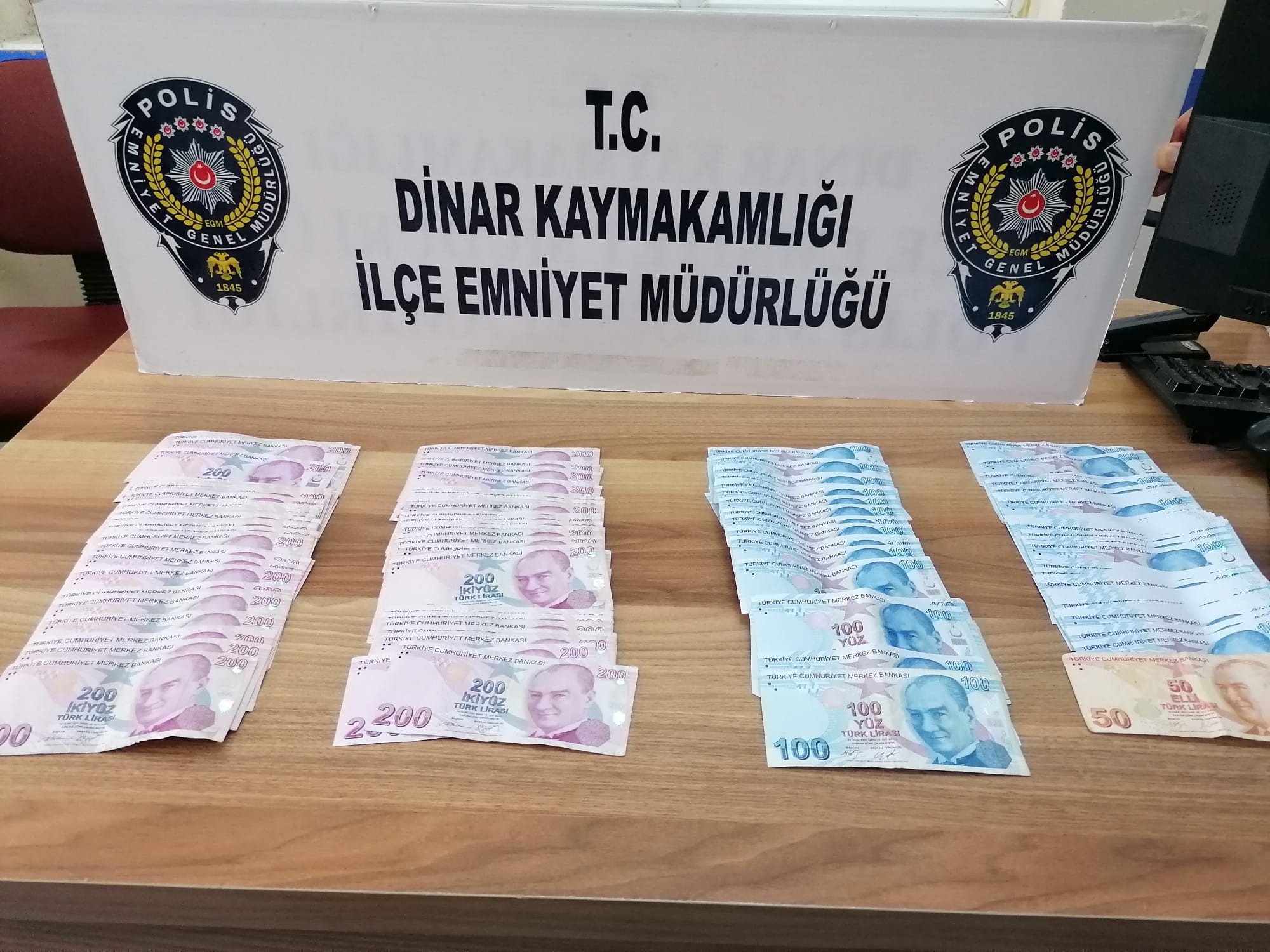 Çaldıkları kamyonu sattılar ama polisten kaçamadılar