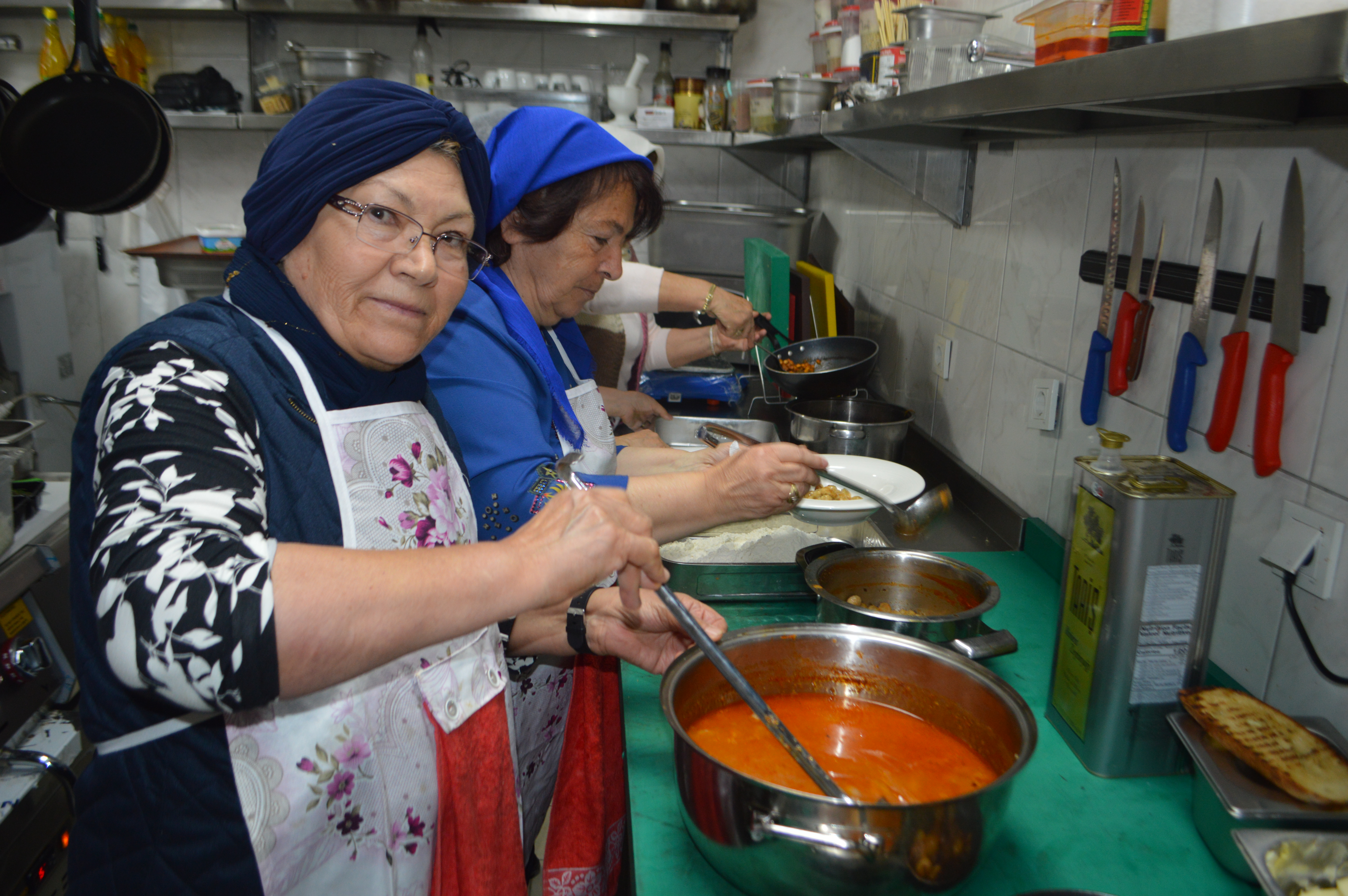 YÖRESEL LEZZETLERİ GELECEĞE TAŞIYORLAR