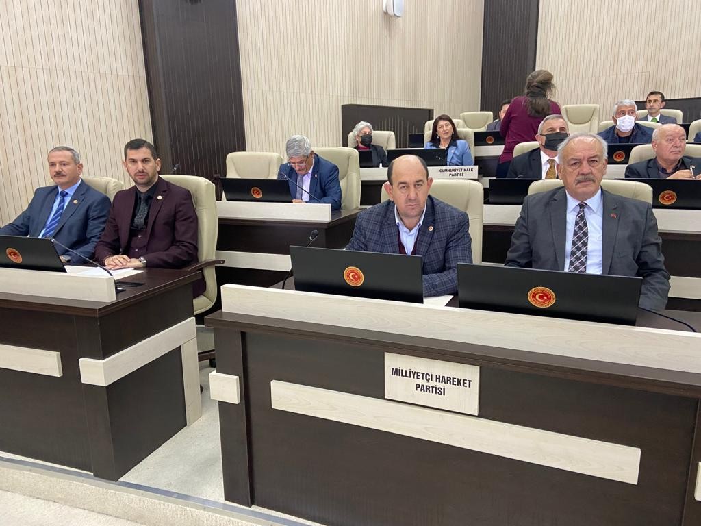 BİZİ APARTMAN GÖREVLİSİ SANIYORLAR