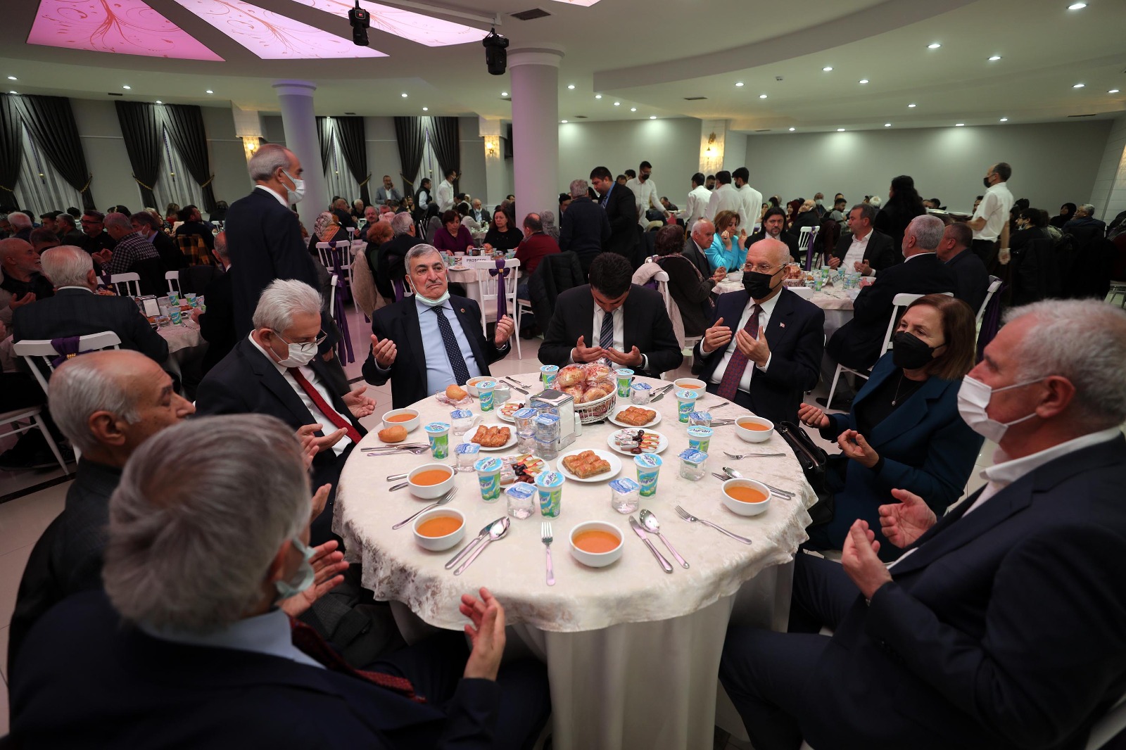 Afyonkarahisar'lılar Ankara'da iftar yemeğinde buluştu