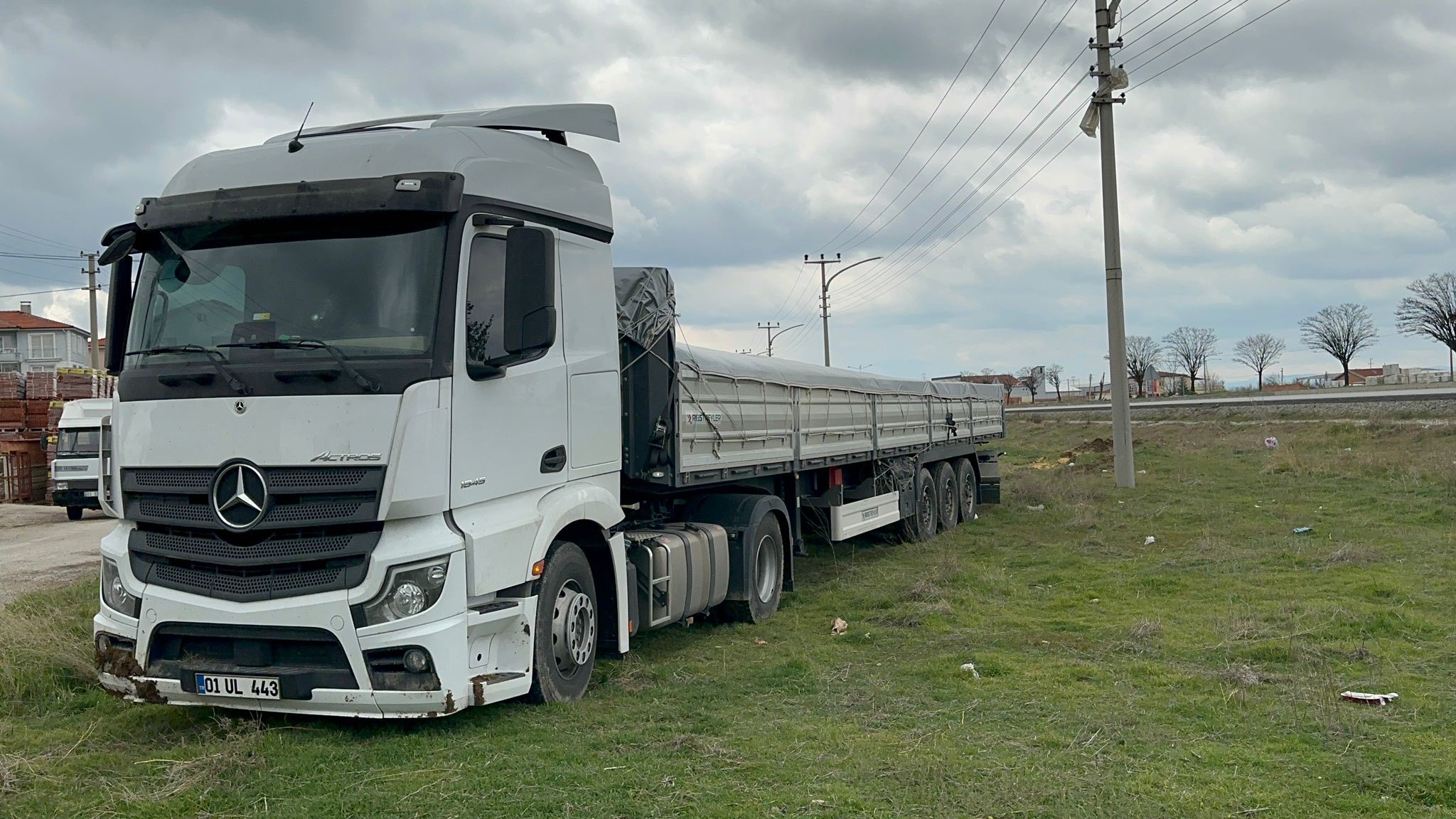 TIR ŞOFÖRÜNÜN USTALIĞI FACİANIN ÖNÜNE GEÇTİ