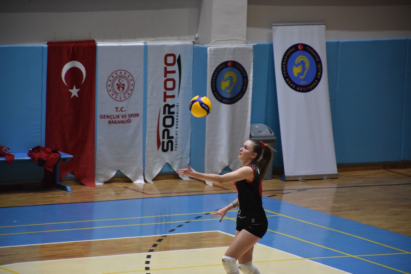 İŞİTME ENGELLİLER VOLEYBOL ŞAMPİYONASI FİNAL MAÇLARI İLE SONA ERDİ