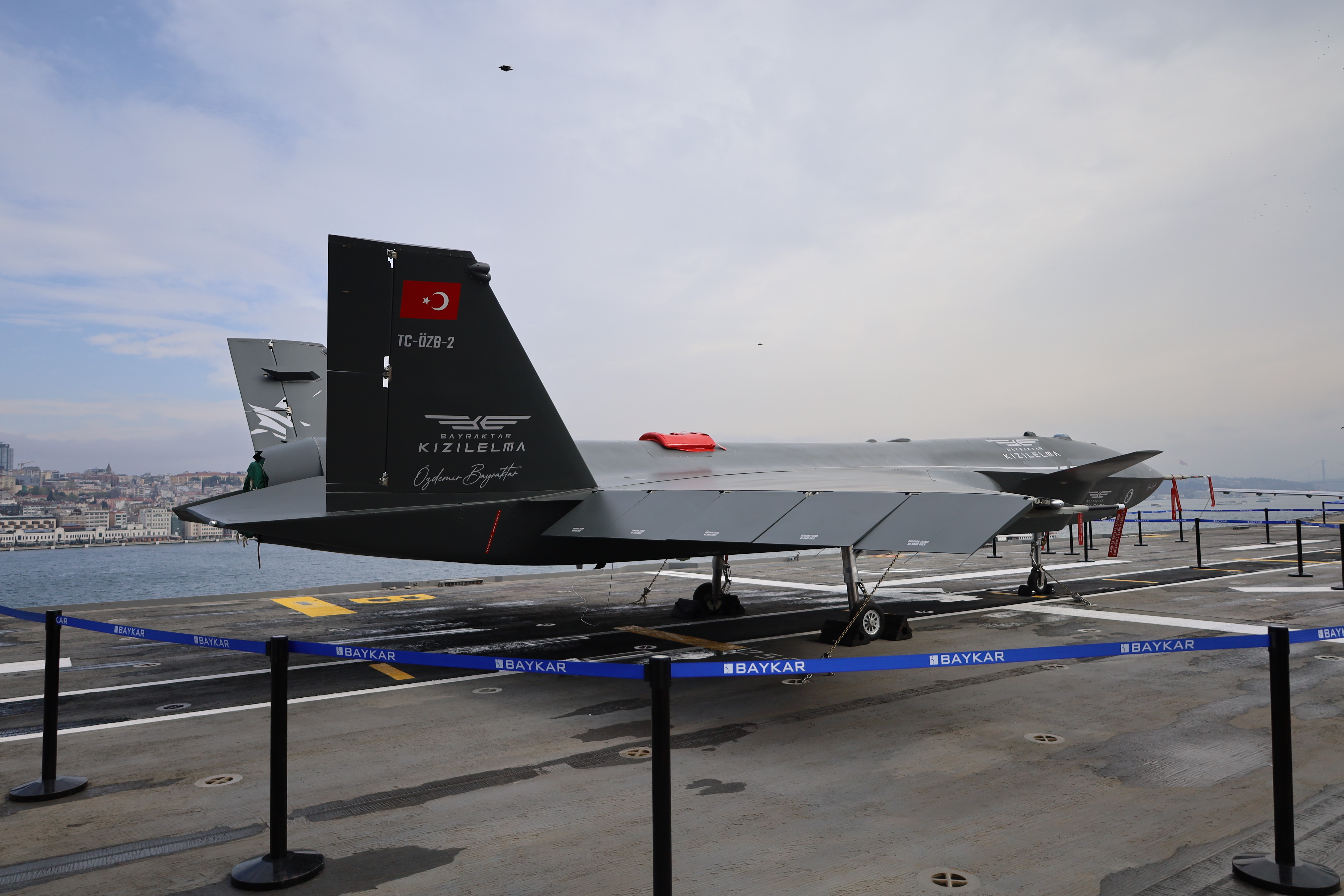 DÜNYANIN İLK SİHA GEMİSİ TCG ANADOLU VATANDAŞLARLA BULUŞTU