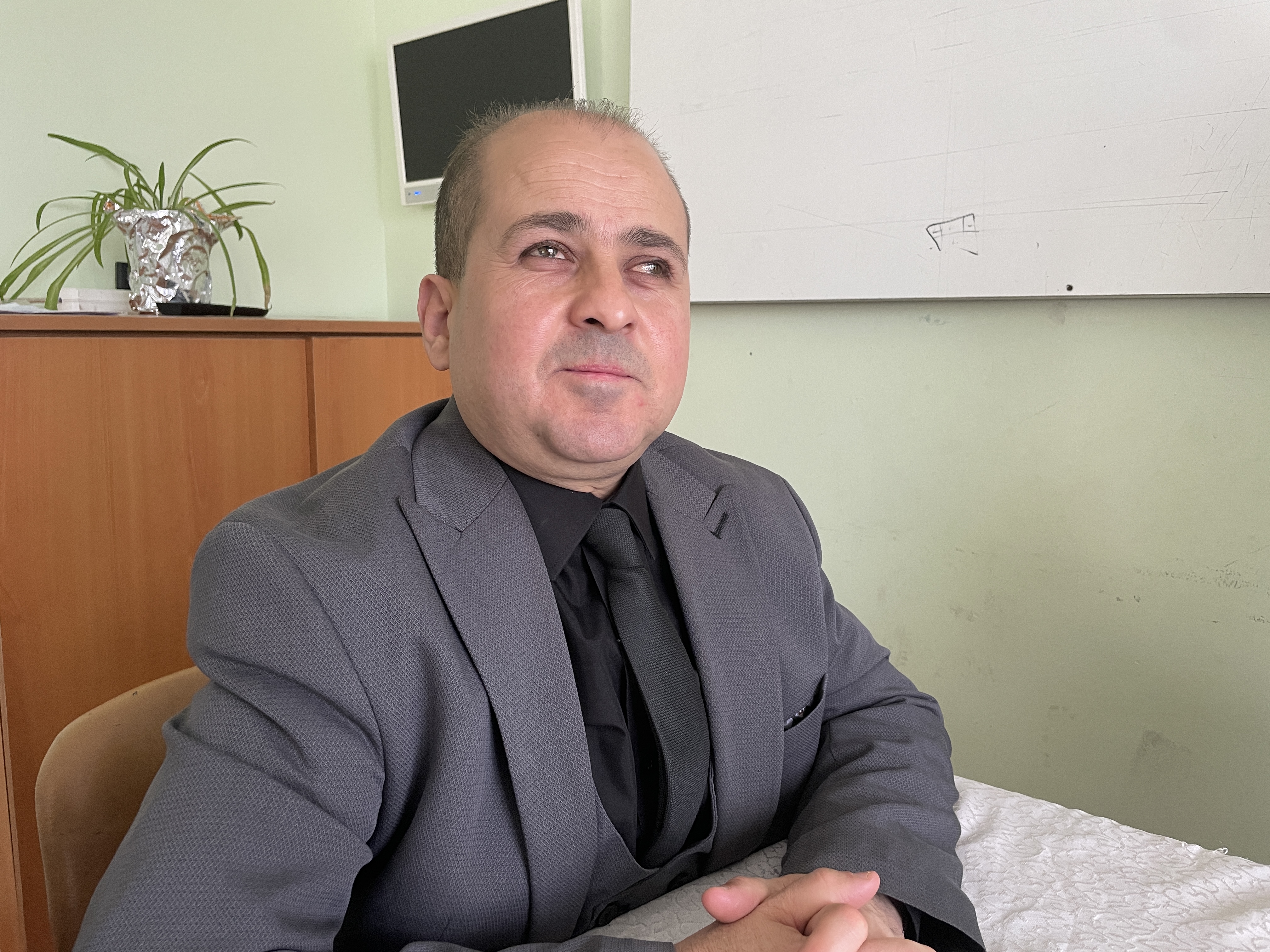 DEPREMZEDE EĞİTMEN AFYON'DA GÖRME ENGELLİLERE BİLGİSAYAR ÖĞRETİYOR