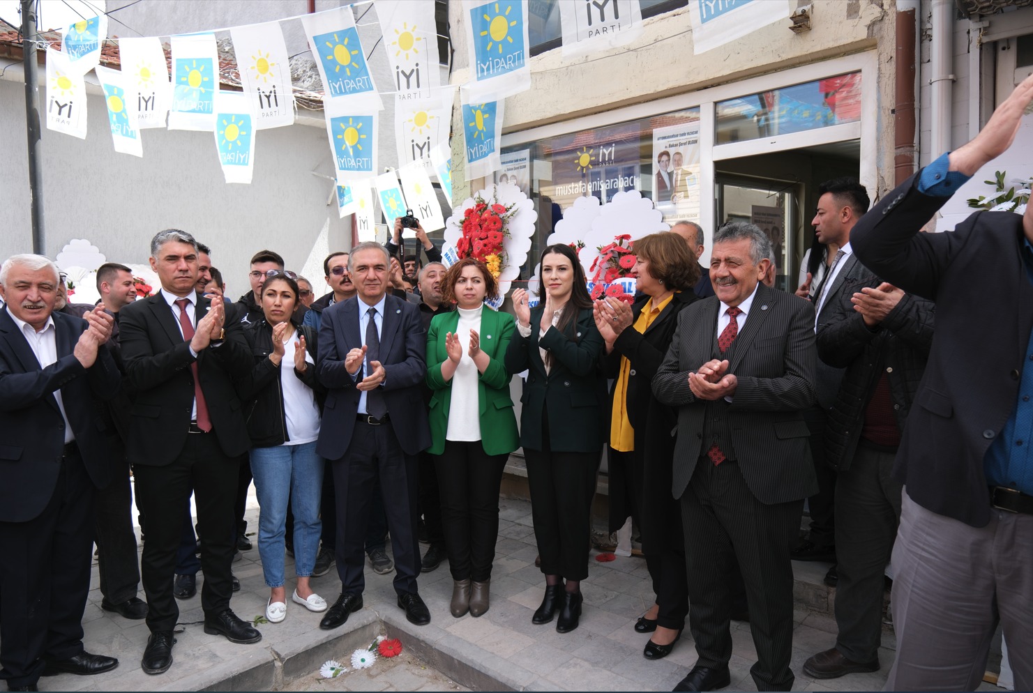 “14 MAYIS’TA VERECEĞİNİZ HER OY ÜLKEDE DEĞİŞİMİN İLK ADIMI OLACAK”
