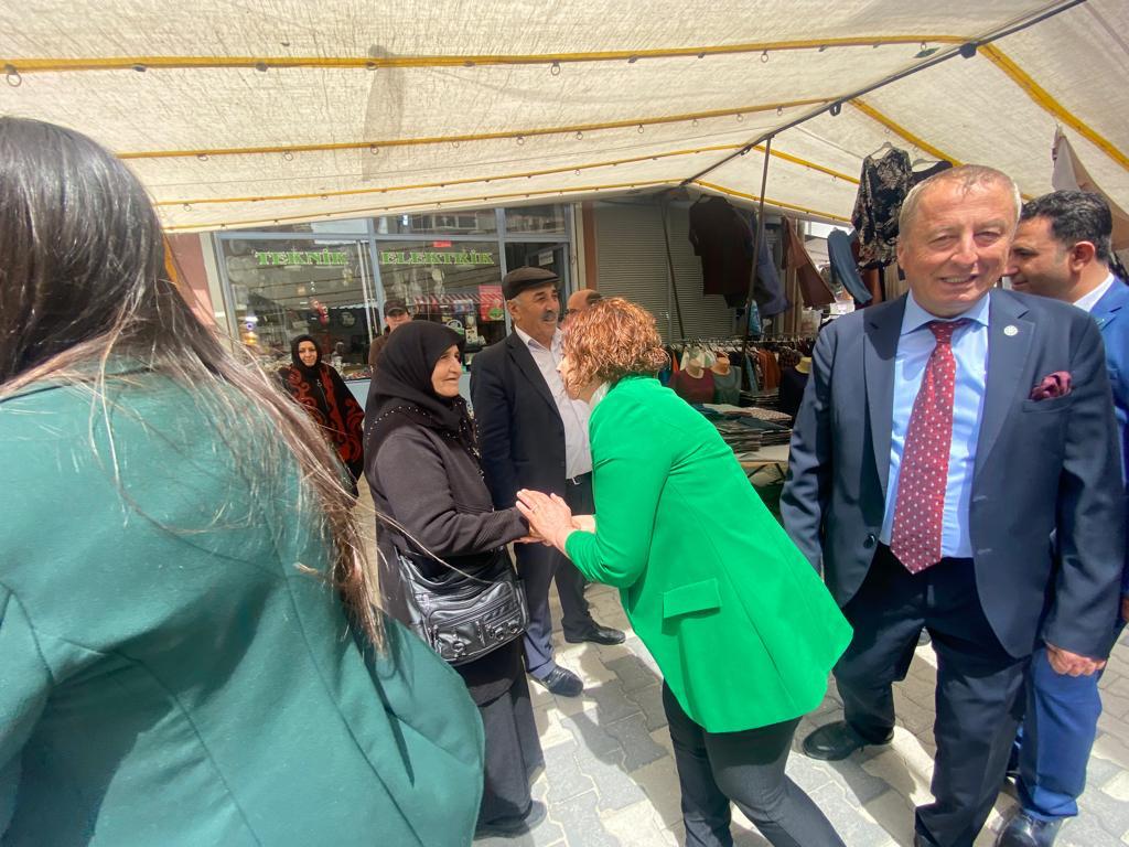 “AYDINLIK YARINLARA EMİN ADIMLARLA İLERLİYORUZ”
