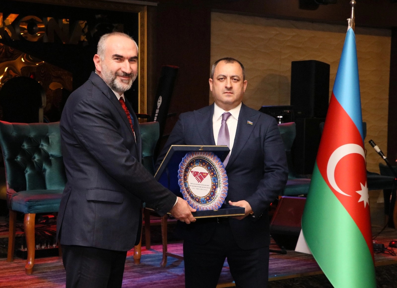 AFYONLU DERNEK BAŞKANININ İFTAR YEMEĞİNDE DEPREM BÖLGESİNE ANLAMLI DESTEK