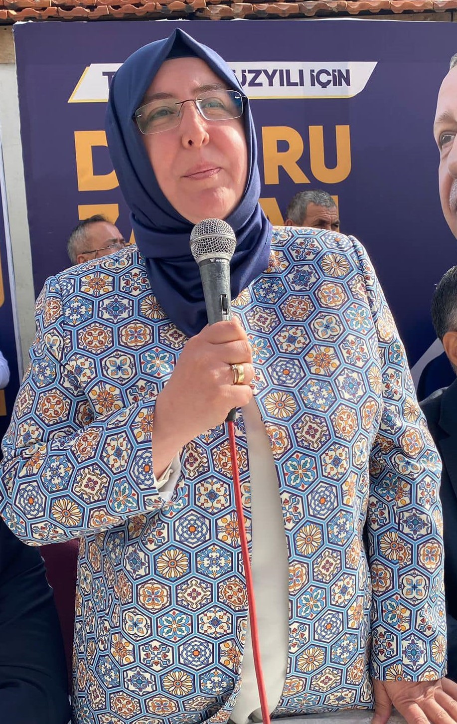 AK PARTİ MİLLETVEKİLİ ADAYININ YARALANDIĞI KAZA GÜVENLİK KAMERASINDA
