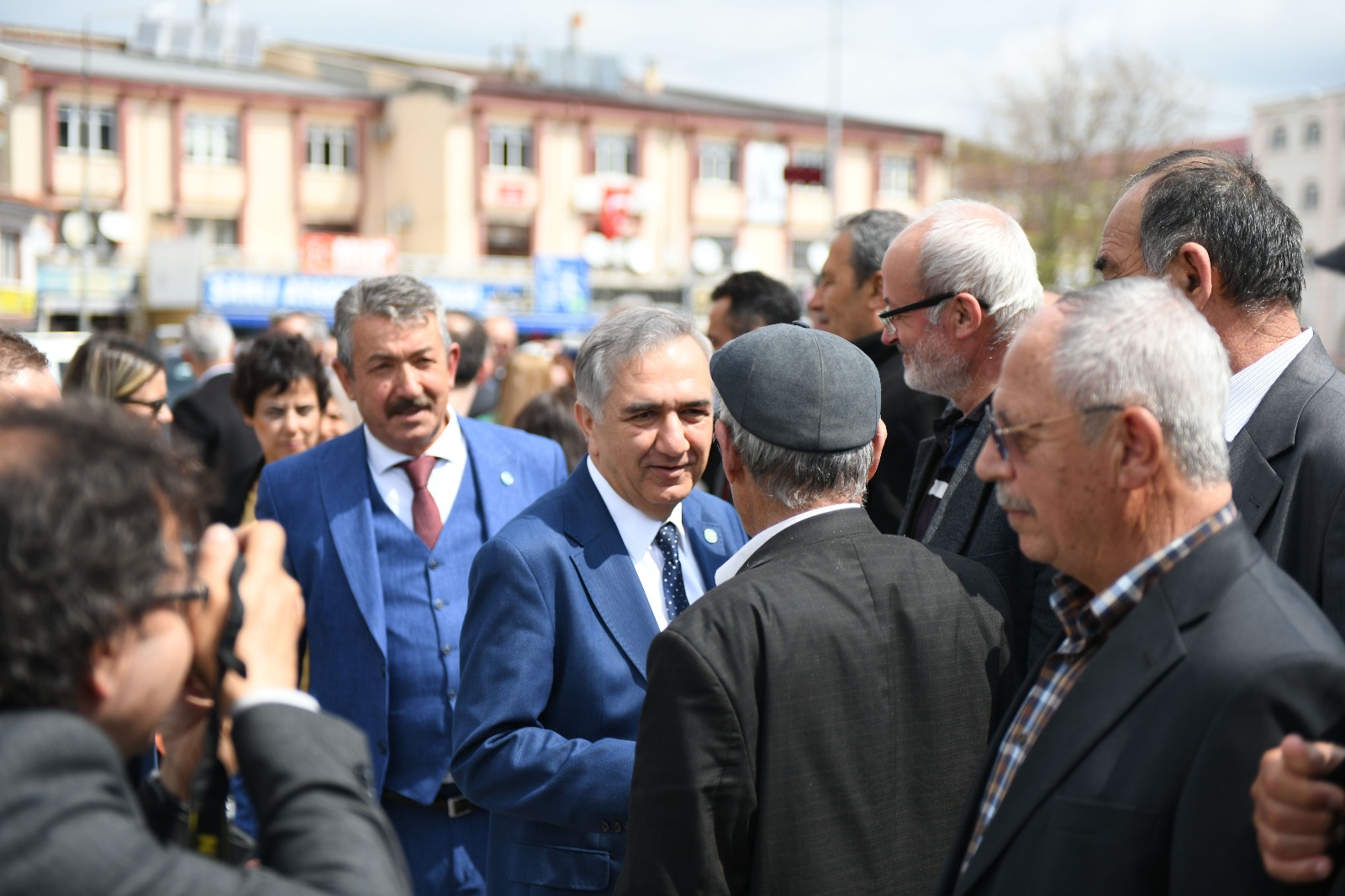 İYİ PARTİ ŞUHUT’A ÇIKARMA YAPTI