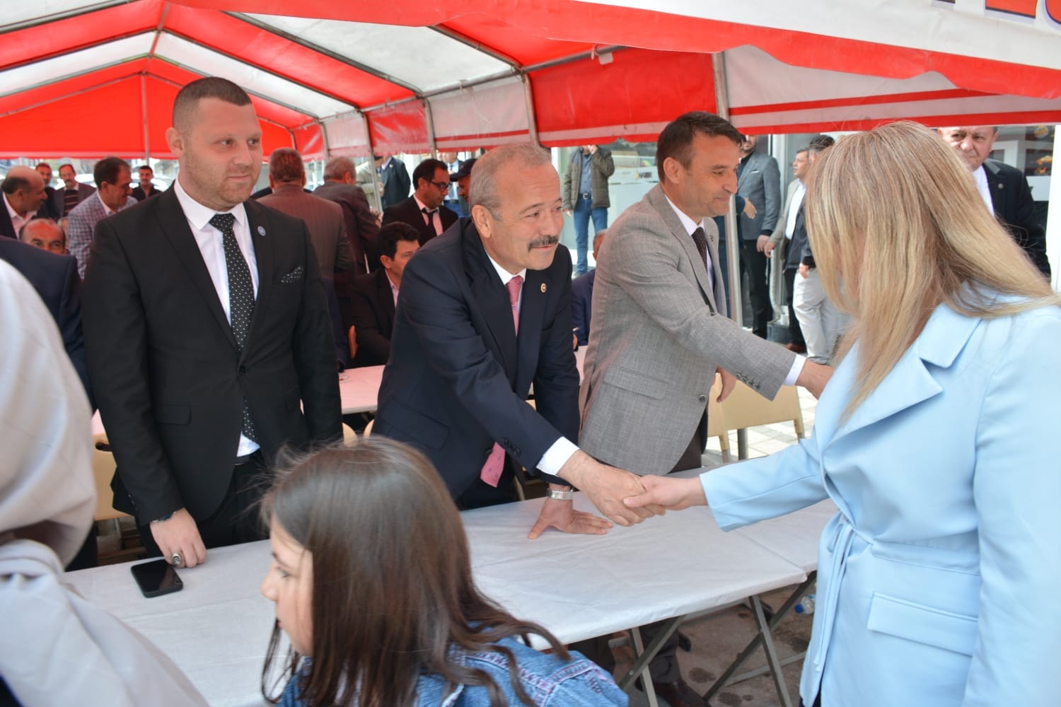 “MHP’NİN KARARI NETTİR, DAVASINI SATANLARA GÜLE GÜLE”