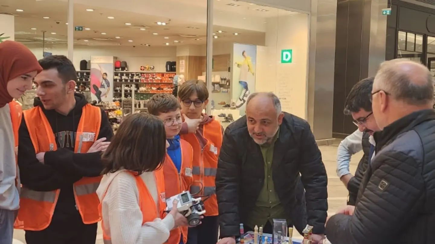 AFYON’DA ‘SOSYAL MEDYADAN SOSYAL MEYDANA’ ETKİNLİĞİ DÜZENLENDİ
