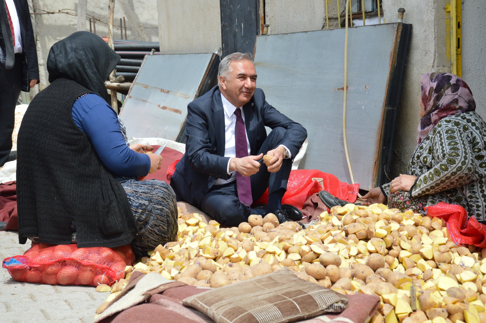 “MUSTAFA ENİS ARABACI MECLİSE”