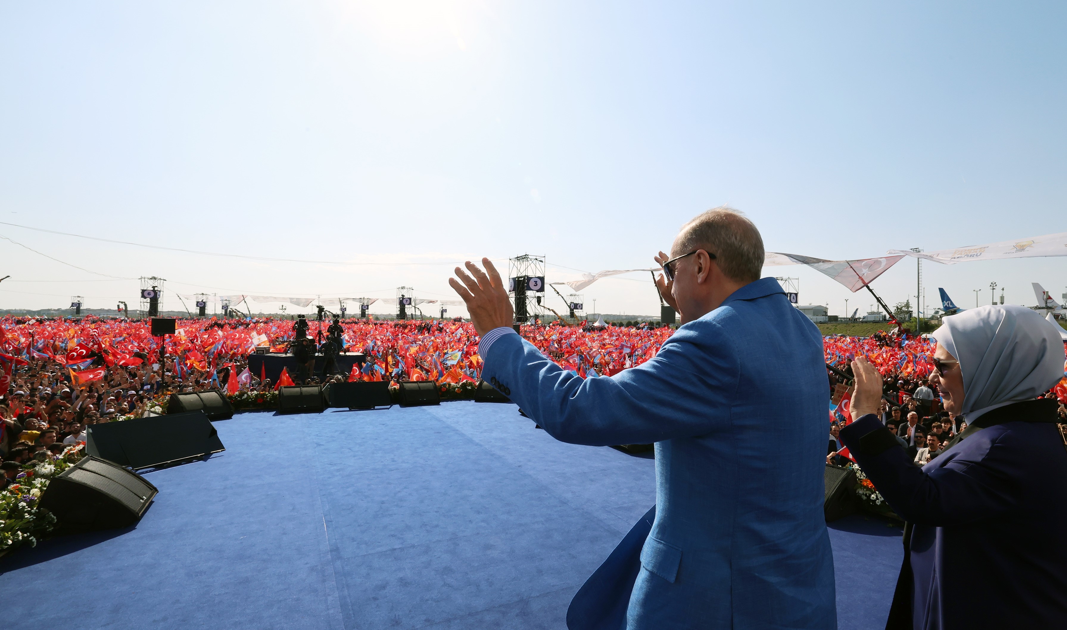 CUMHURBAŞKANI ERDOĞAN: "RESMİ RAKAM MİTİNGE KATILIM 1 MİLYON 700 BİN"