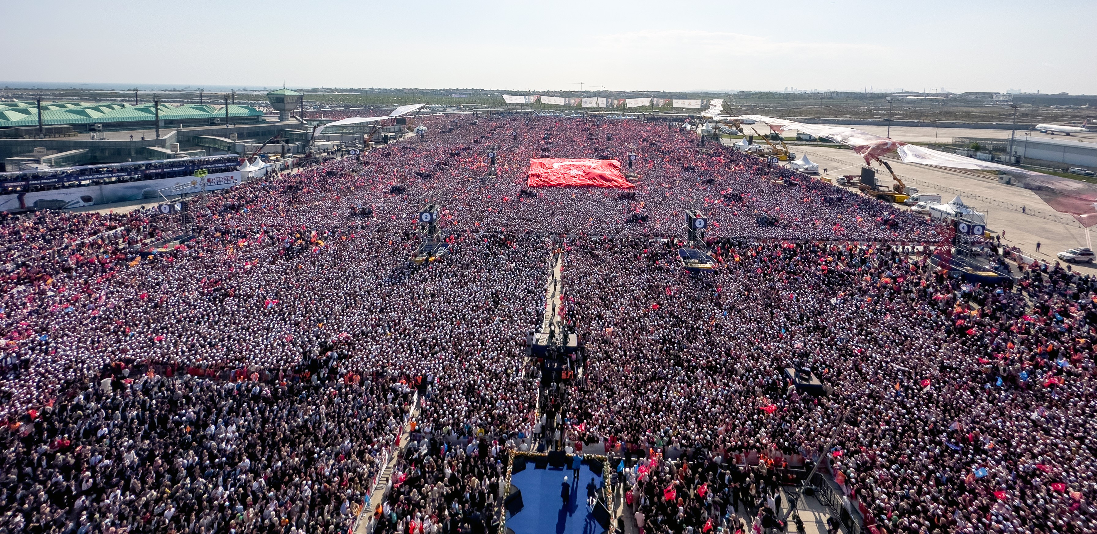 CUMHURBAŞKANI ERDOĞAN: "RESMİ RAKAM MİTİNGE KATILIM 1 MİLYON 700 BİN"