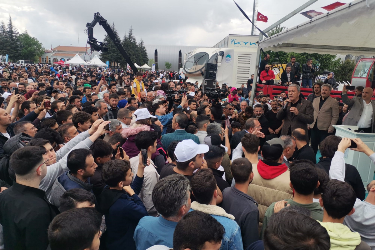 BAKAN AKAR: 'TERÖR BELASINDAN AZİZ MİLLETİMİZİ KURTARACAĞIZ'