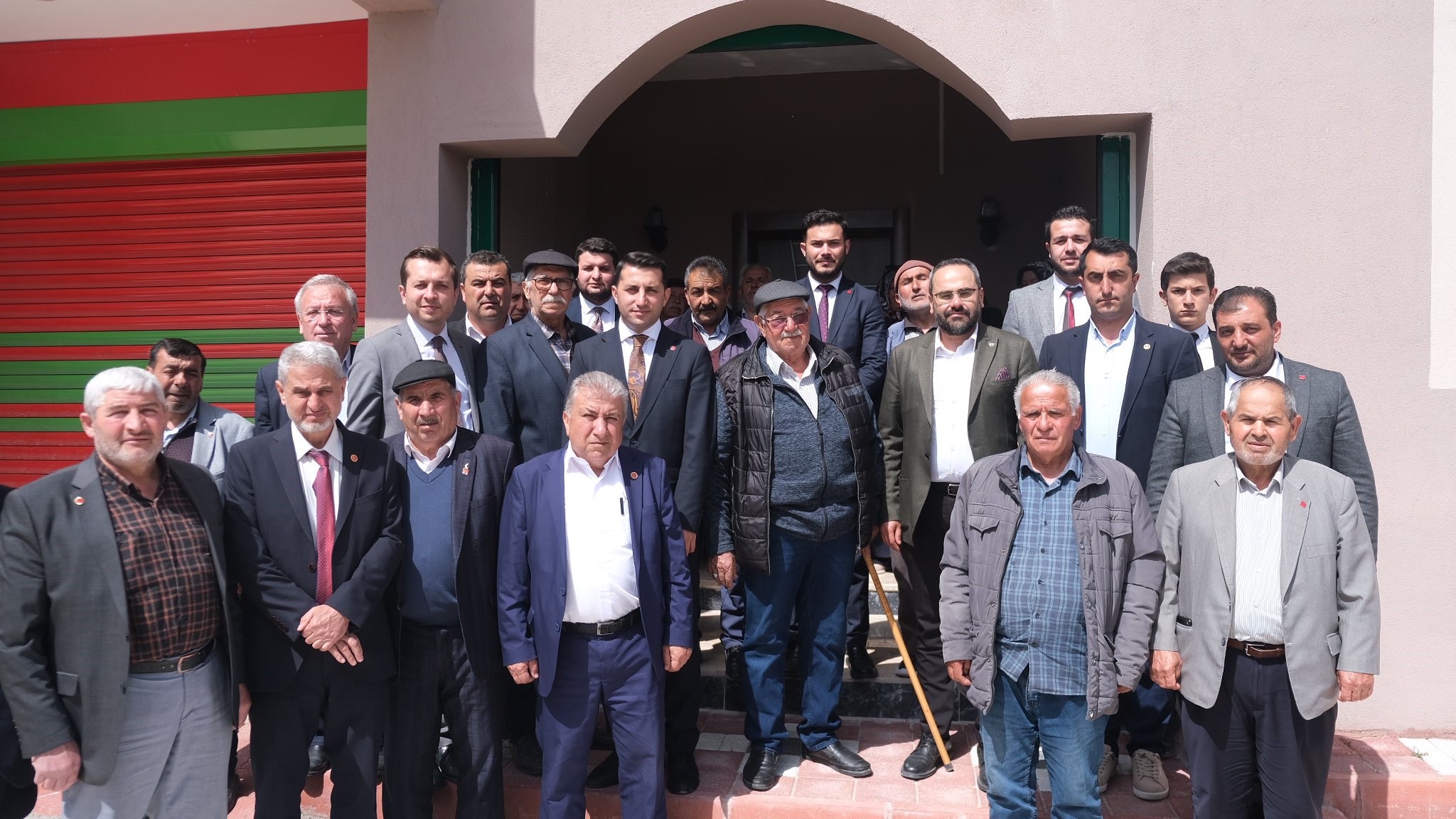 “VATANDAŞLARIMIZ DERTLERİNE ÇARE İSTİYOR”