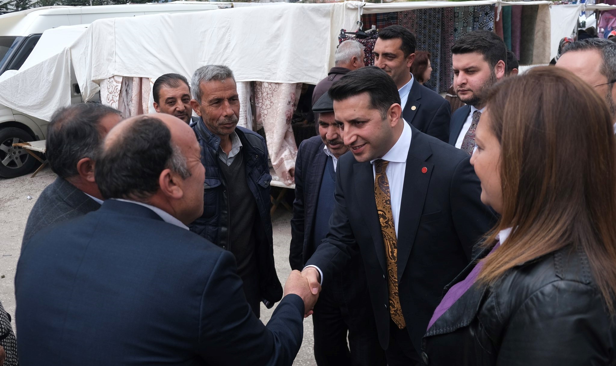 “VATANDAŞLARIMIZ DERTLERİNE ÇARE İSTİYOR”