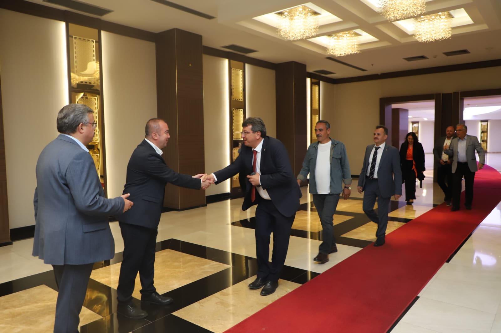 "MİLLET İTTİFAKI İLE BATACAĞIZ, PARAMPARÇA OLACAĞIZ, CUMHUR İTTİFAKI İLE DÜNYANIN EN GÜÇLÜ DEVLETİ OLACAĞIZ"