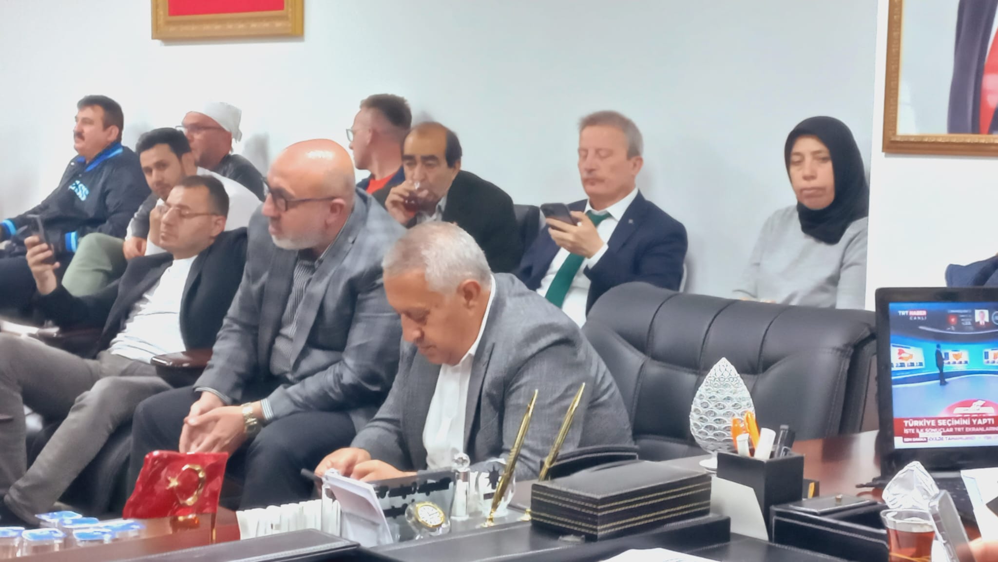 AK PARTİ'DE HEYECANLI BEKLEYİŞ