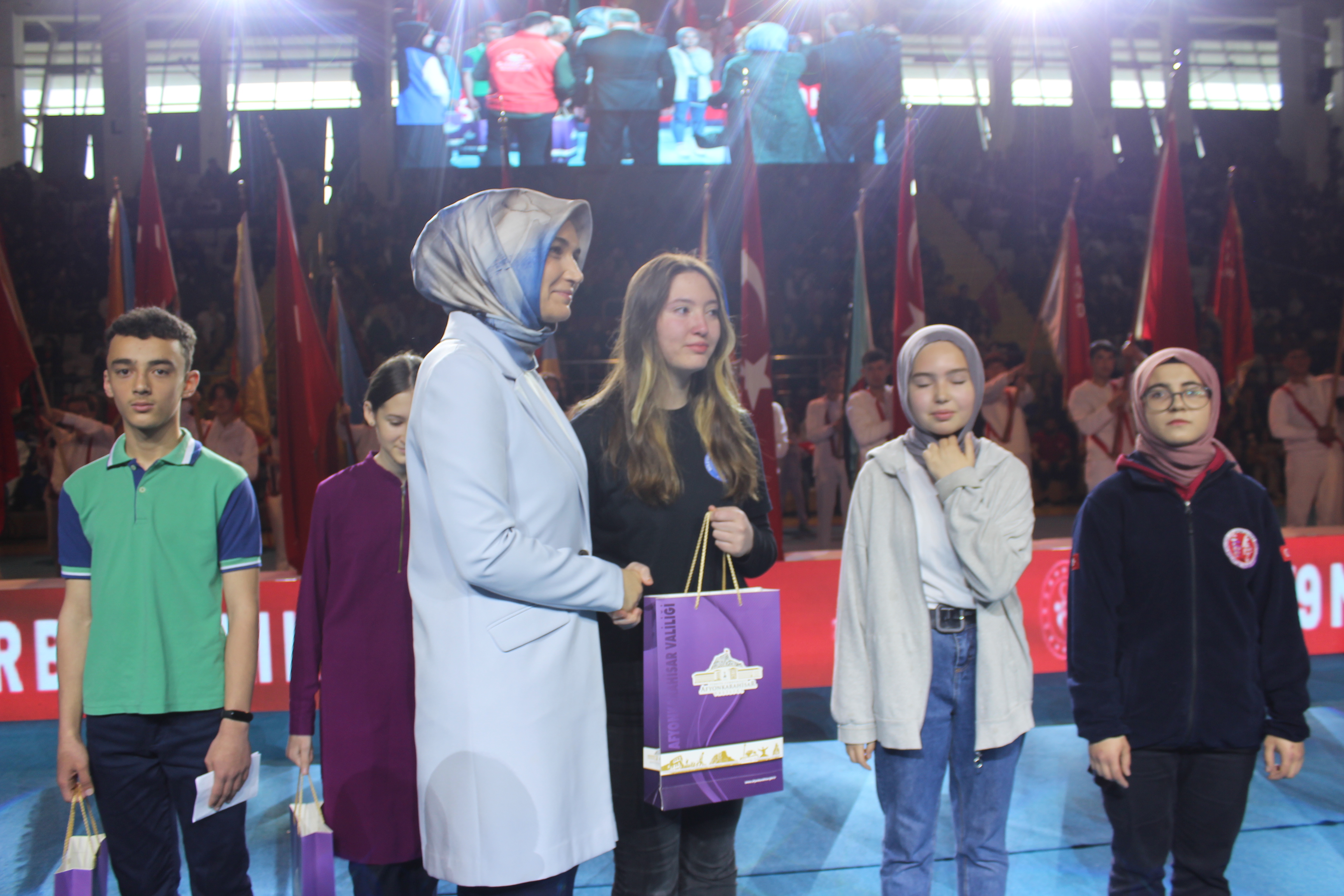 19 MAYIS’TA ŞİİR VE KOMPOZİSYON YARIŞMALARINDA DERECEYE GİRENLER ÖDÜL ALDI