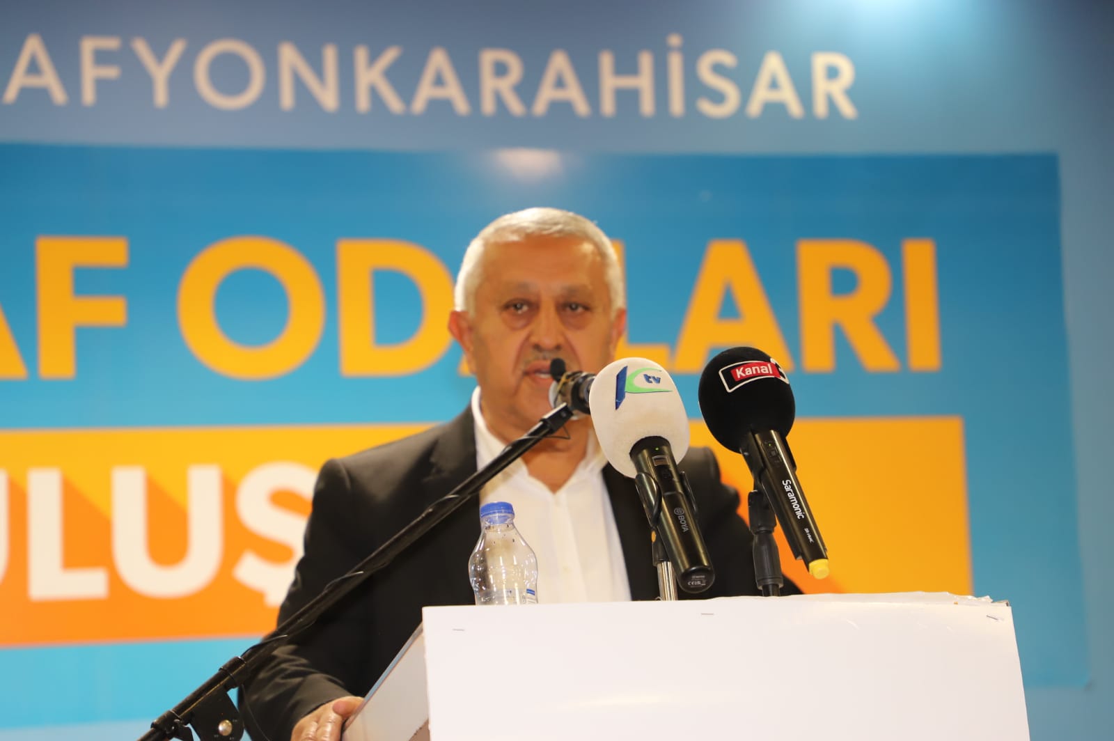 AK PARTİ TEŞKİLATLARI ESNAFLARIN ODA BAŞKANLARI İLE BULUŞTU