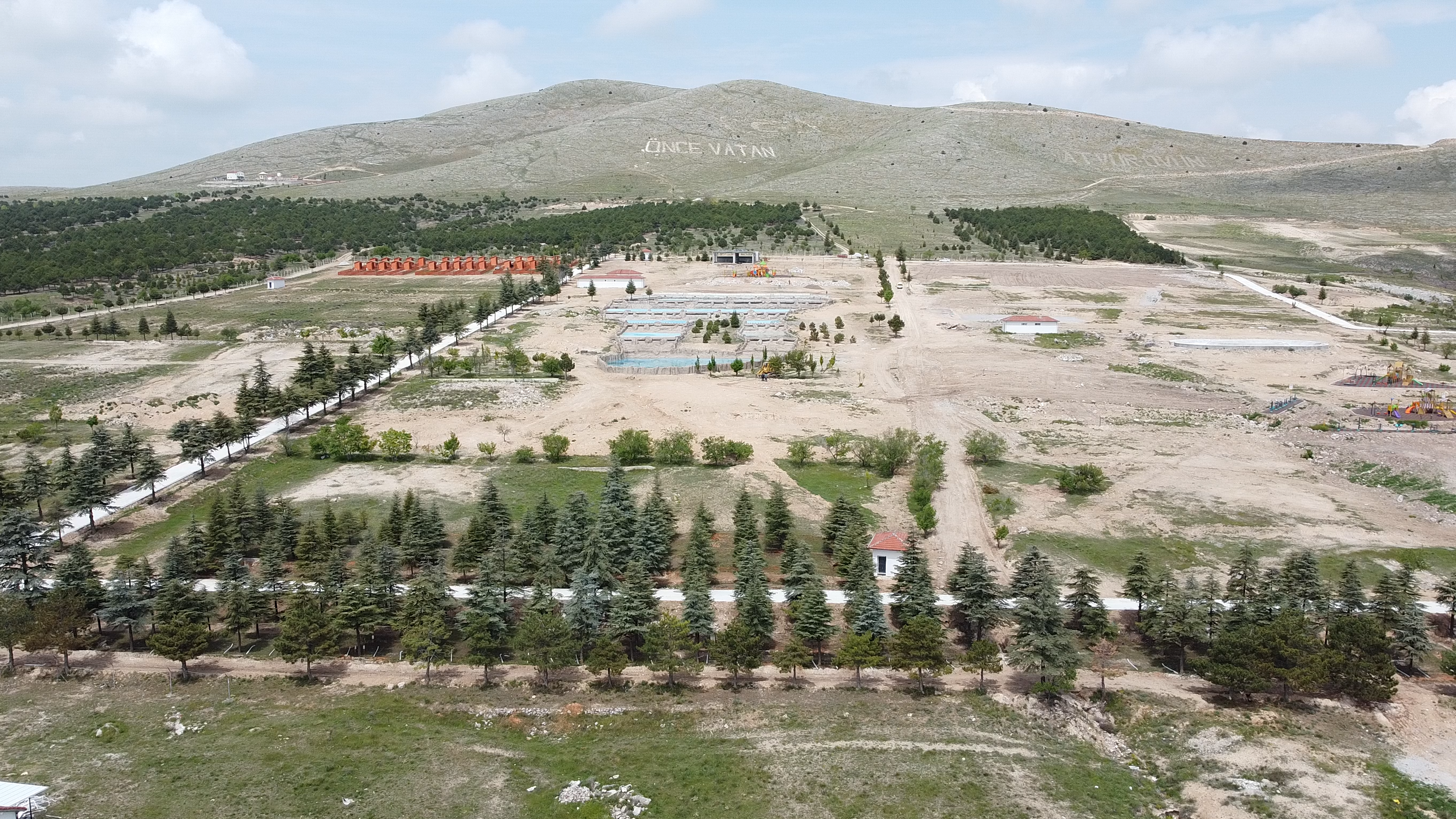 MİLLET BAHÇESİ'NDE ÇALIŞMALAR SÜRÜYOR