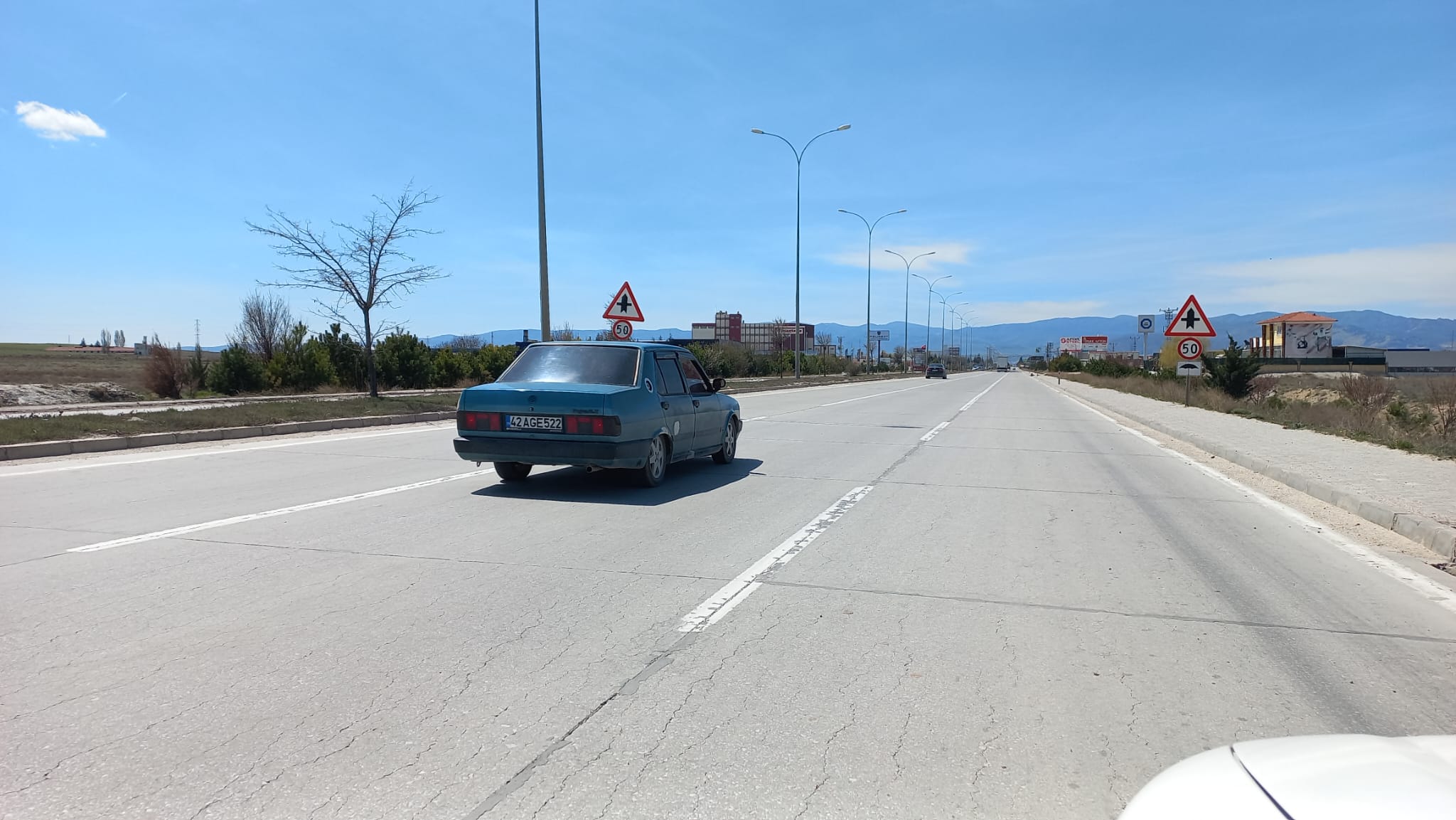 TÜRKİYE’NİN İLK BETON YOLU 19 YILDIR HİÇ BOZULMUYOR