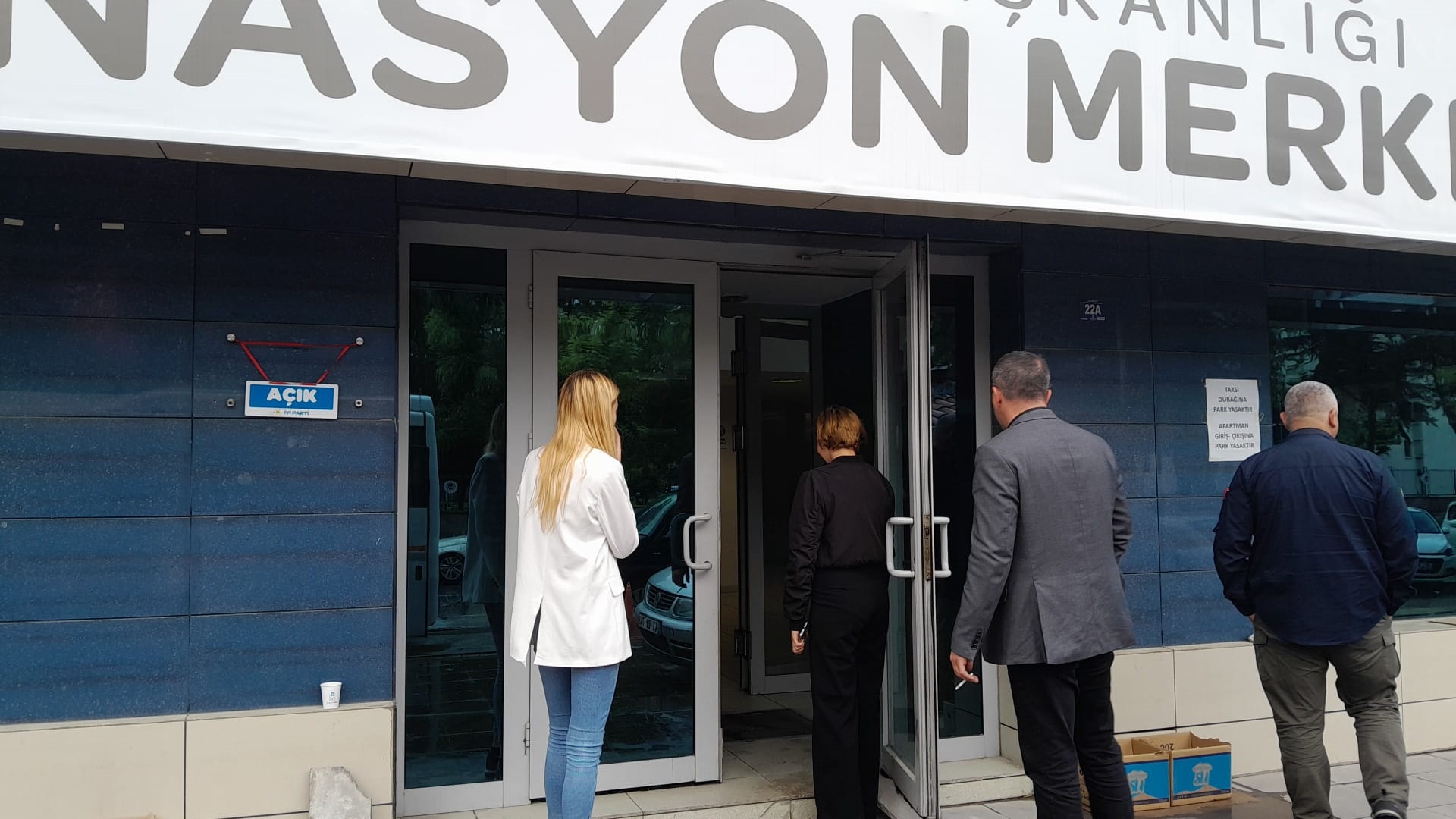 İYİ PARTİLİLER KOORDİNASYON MERKEZİNDE TOPLANMAYA BAŞLADI