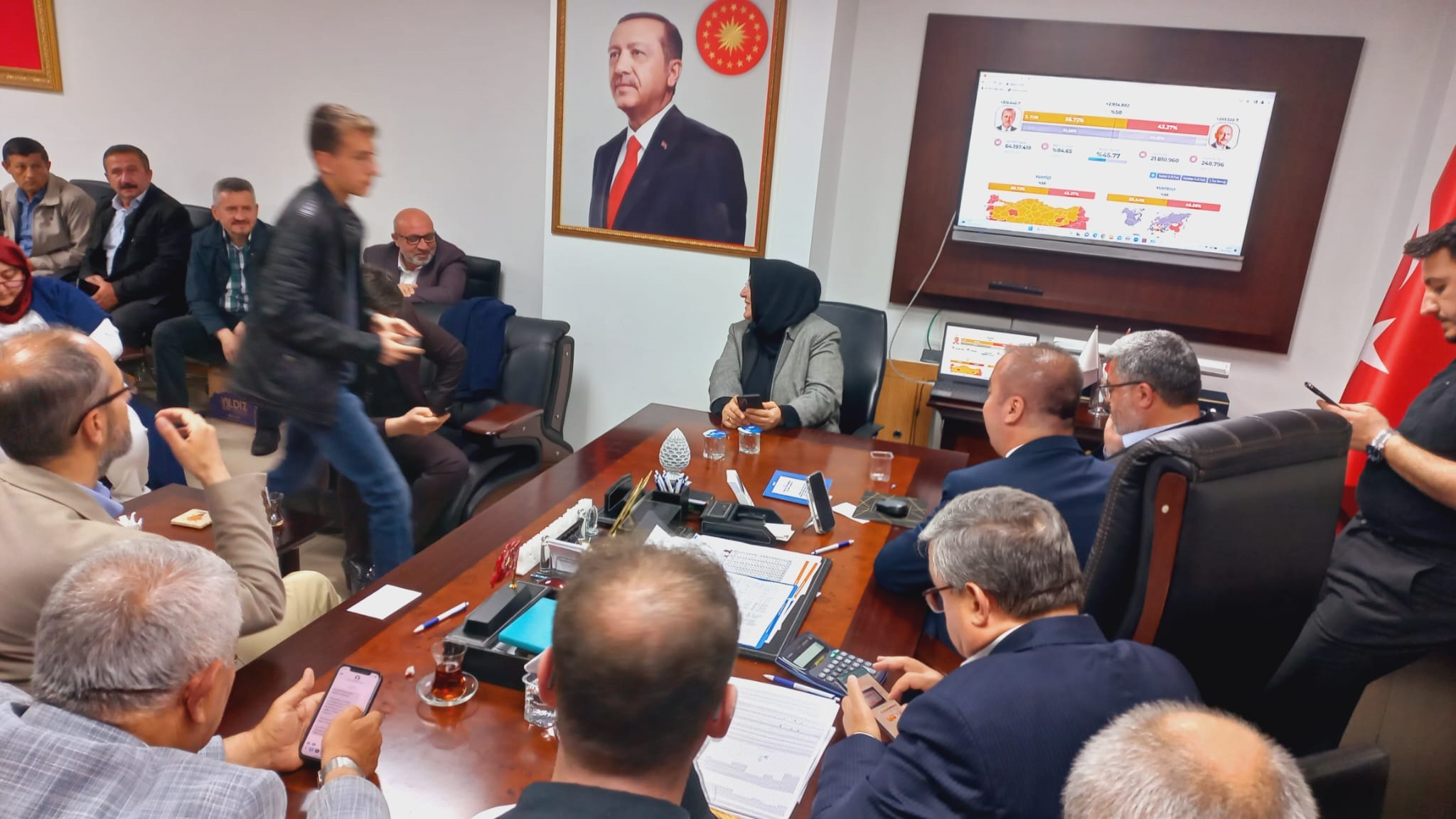 AK PARTİ'DE MERAKLI BEKLEYİŞ