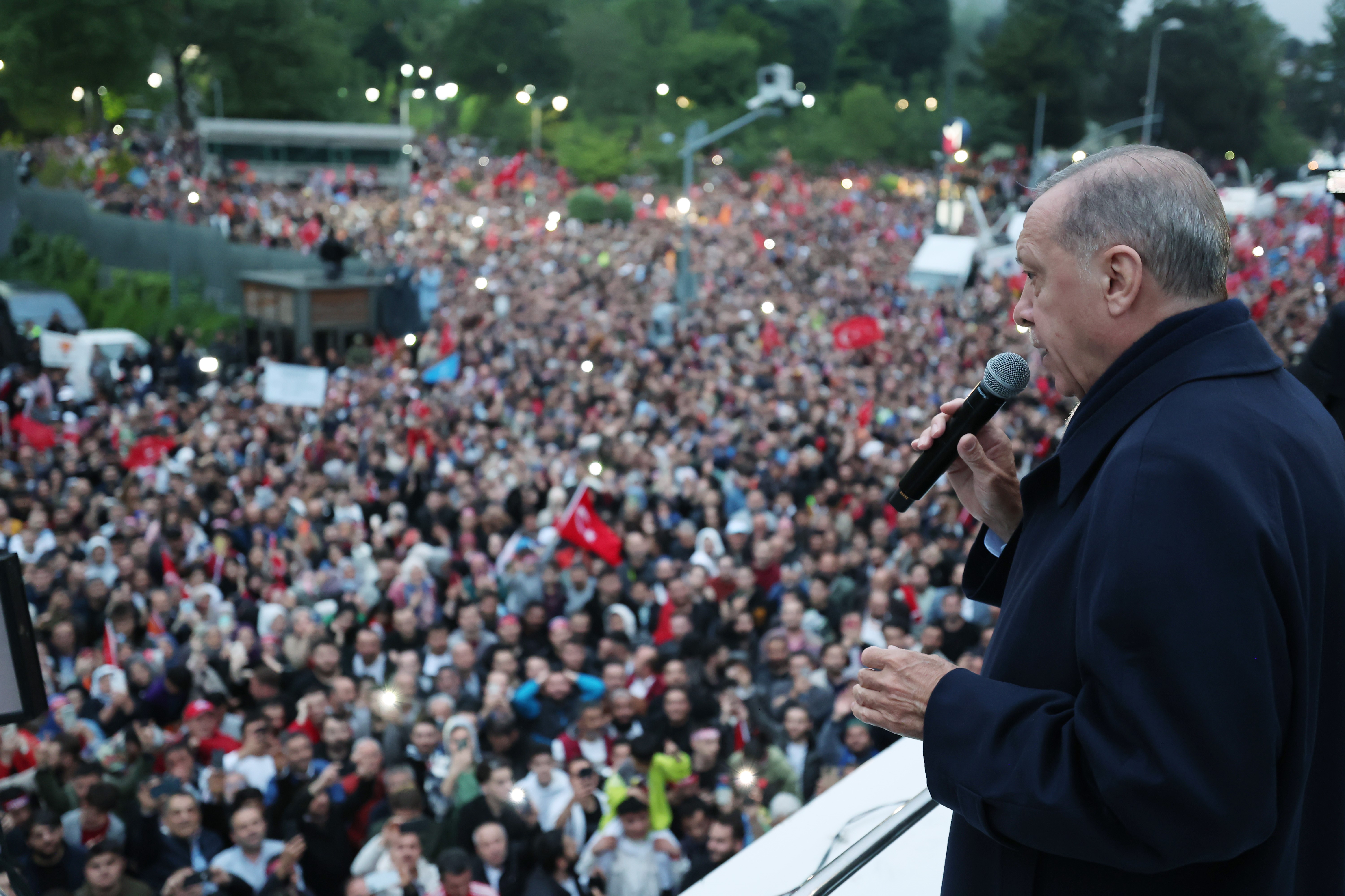 PAZARA KADAR DEĞİL MEZARA KADAR