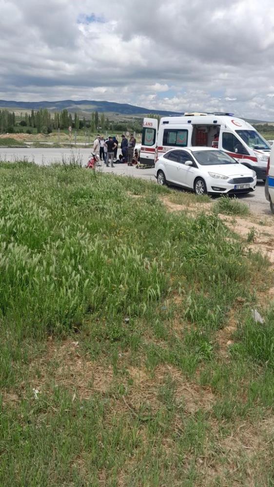OTOMOBİL İLE MOTOSİKLET ÇARPIŞTI