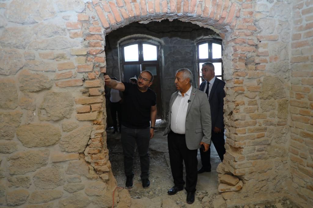 TARİHİ İZMİR İSTASYONU’NDA DÖNÜŞÜM