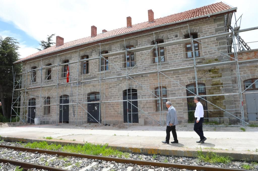 TARİHİ İZMİR İSTASYONU’NDA DÖNÜŞÜM