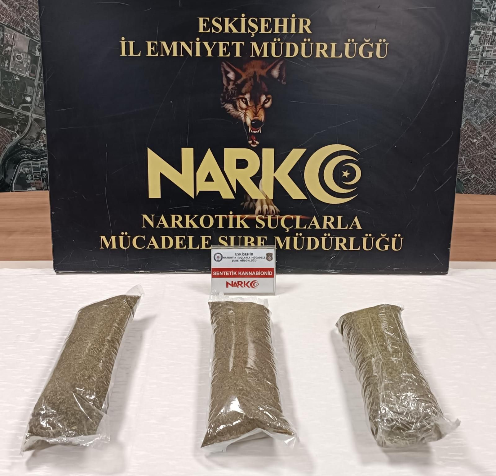 UYUŞTURUCU TACİRLERİ YAKALANDI