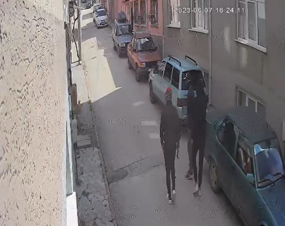 HIRSIZLARIN HEDEFİ BU KEZ KOMŞU OLDU