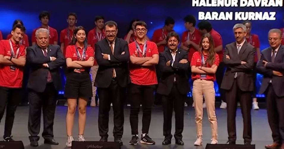 TÜRKİYE FİNALİNDE 4 ÖDÜL BİRDEN GELDİ