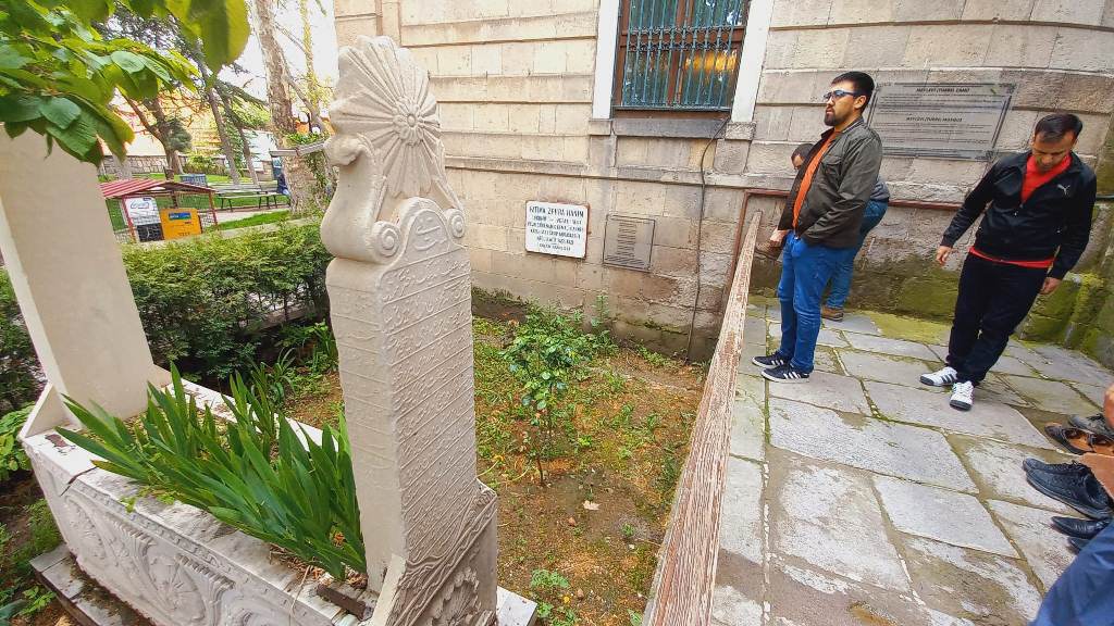 KİMSENİN BİLMEDİĞİ ÖNEMLİ MEZAR