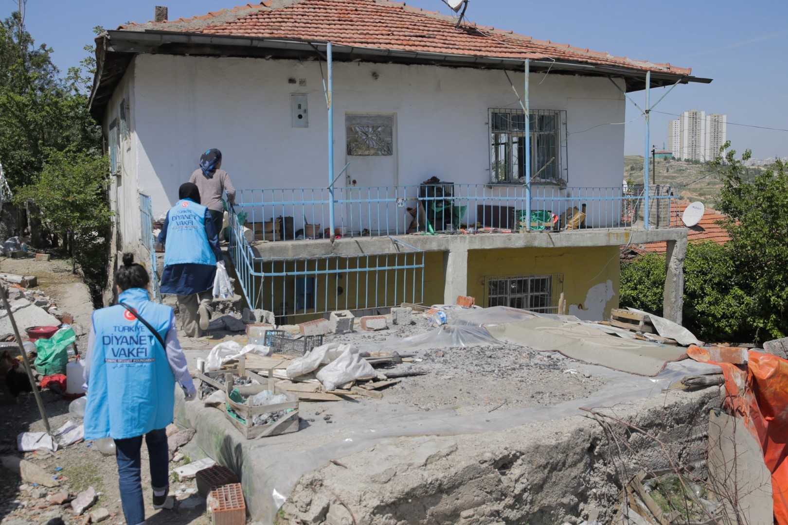 “GENÇLER KURBAN İBADETİYLE İYİLİĞİN YAYILMASINA VESİLE OLUYOR”