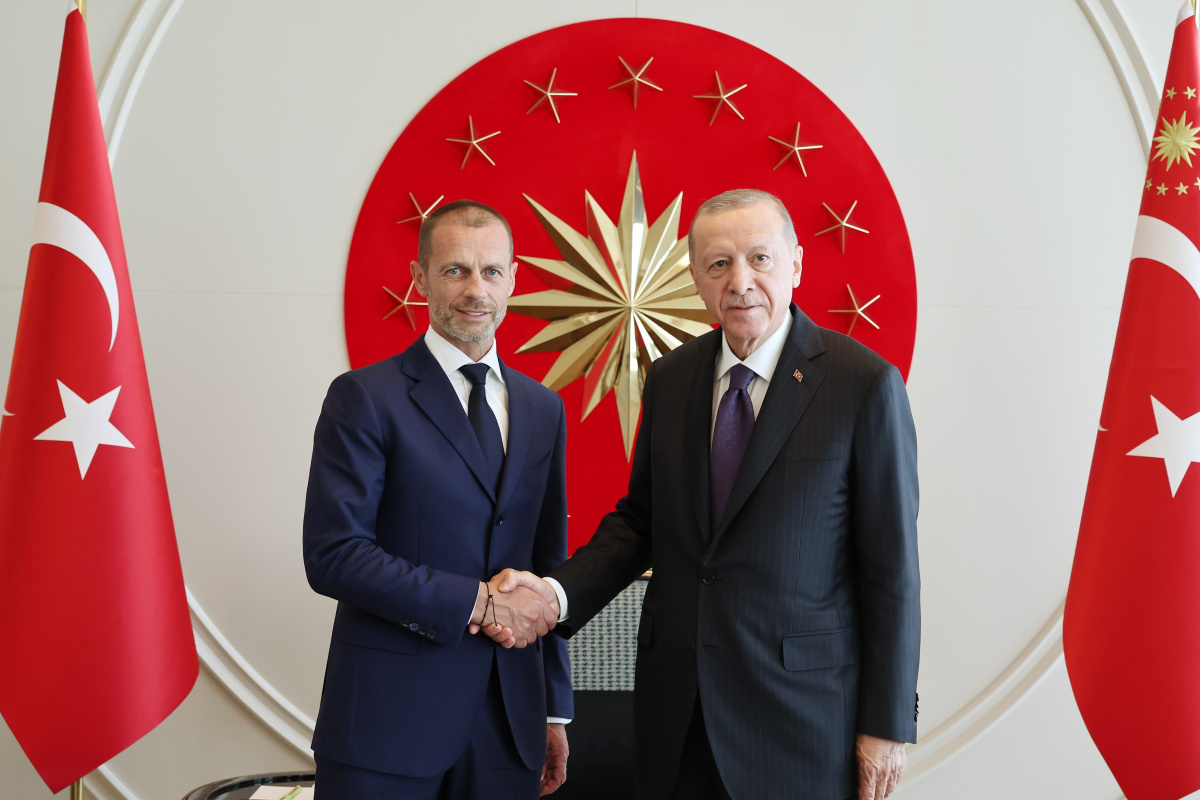 CUMHURBAŞKANI ERDOĞAN, UEFA BAŞKANI CAFERİN’İ AĞIRLADI