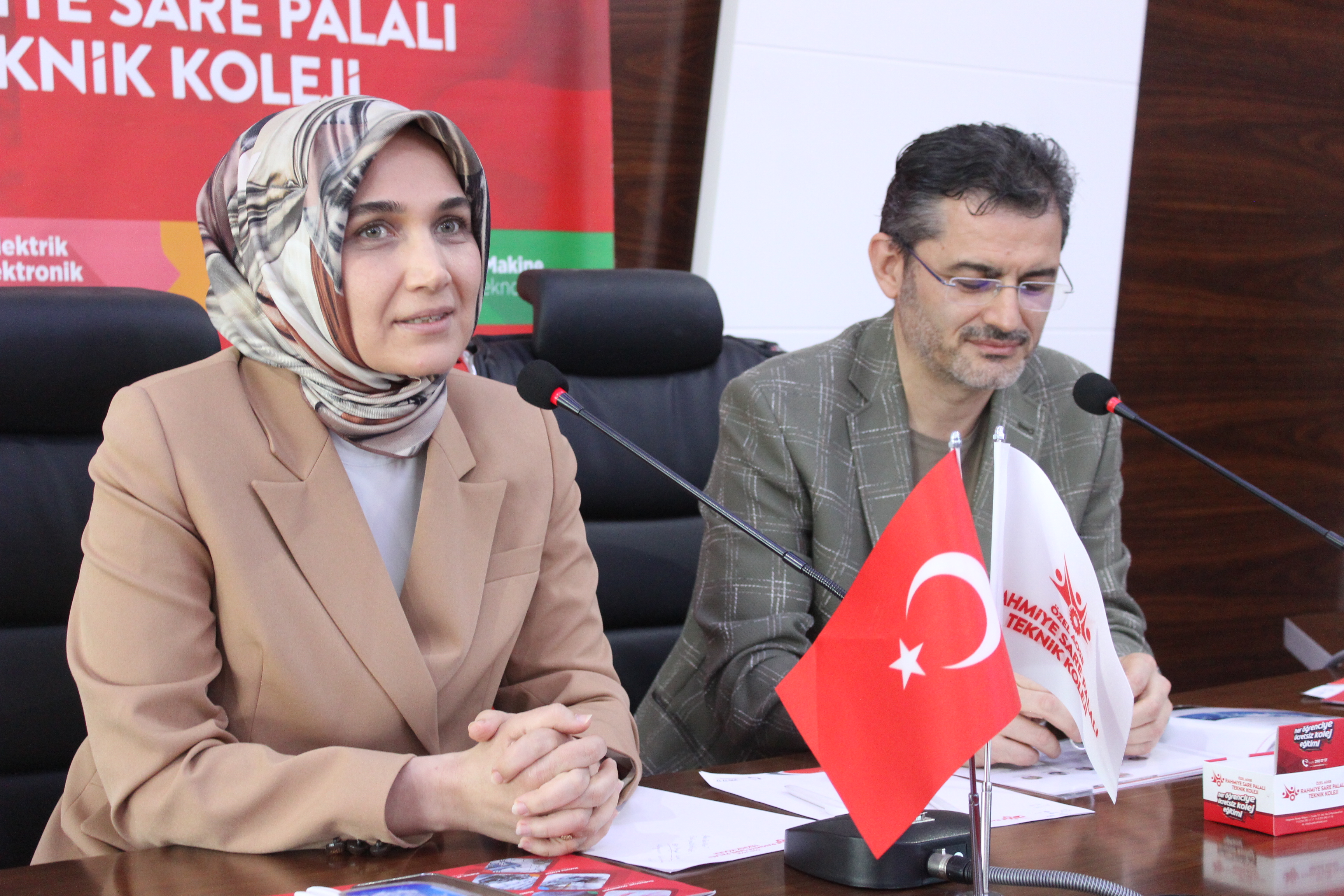 "BÖYLE DONANIMLI BİR TEKNİK KOLEJDE OKUMAK BÜYÜK ŞANS"