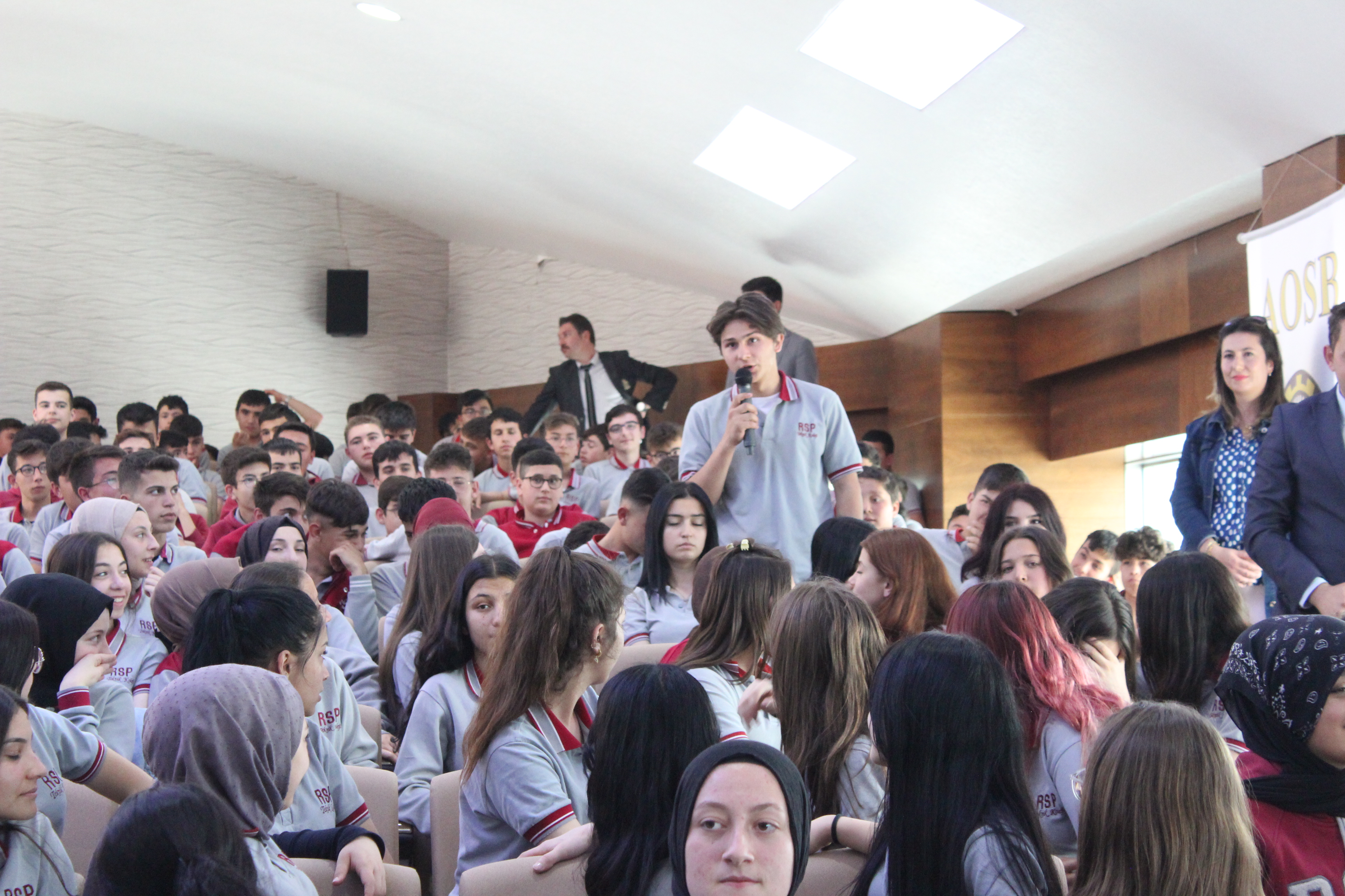 "BÖYLE DONANIMLI BİR TEKNİK KOLEJDE OKUMAK BÜYÜK ŞANS"