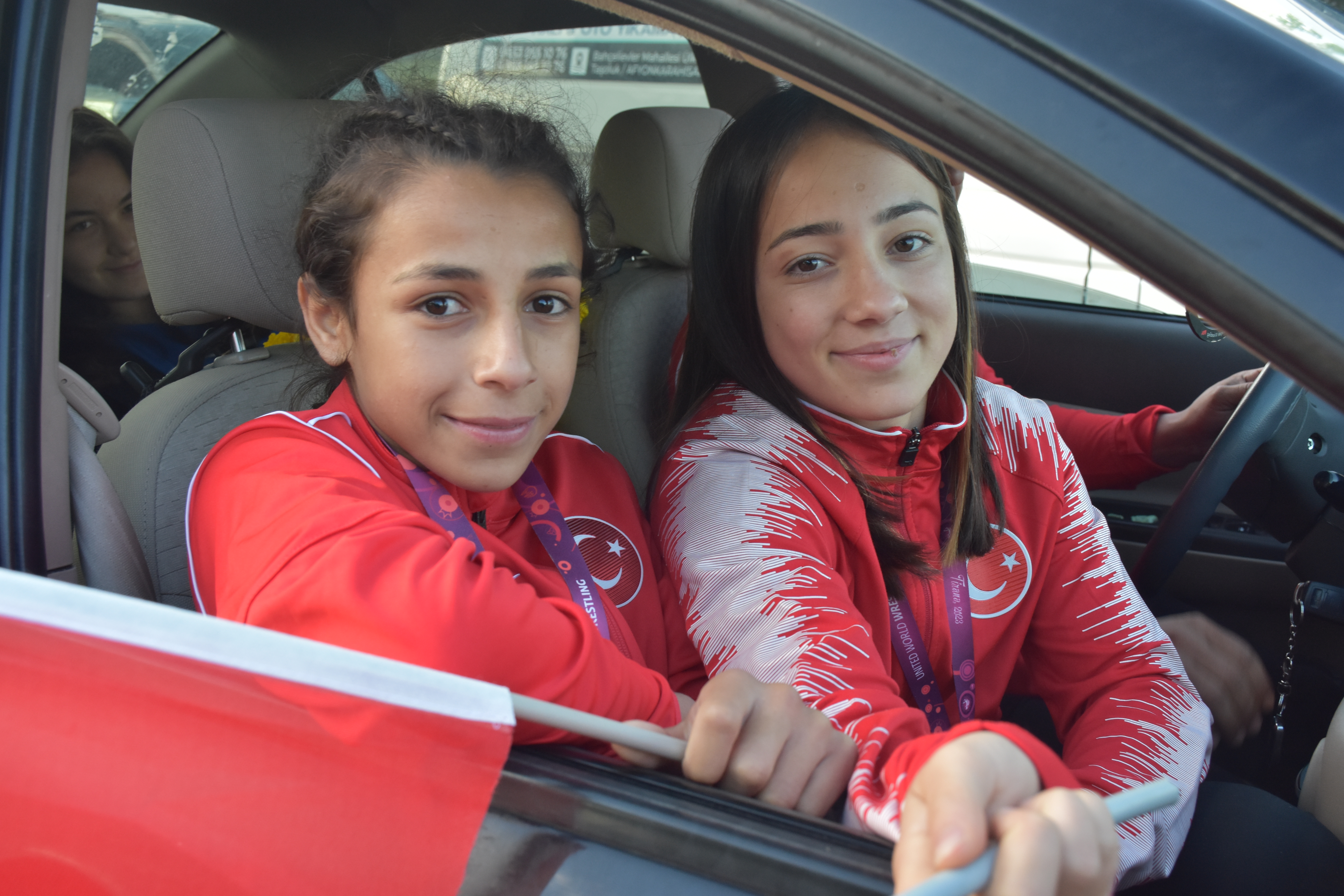 AVRUPA ŞAMPİYONLUĞU VATANDAŞI SOKAKLARA DÖKTÜ