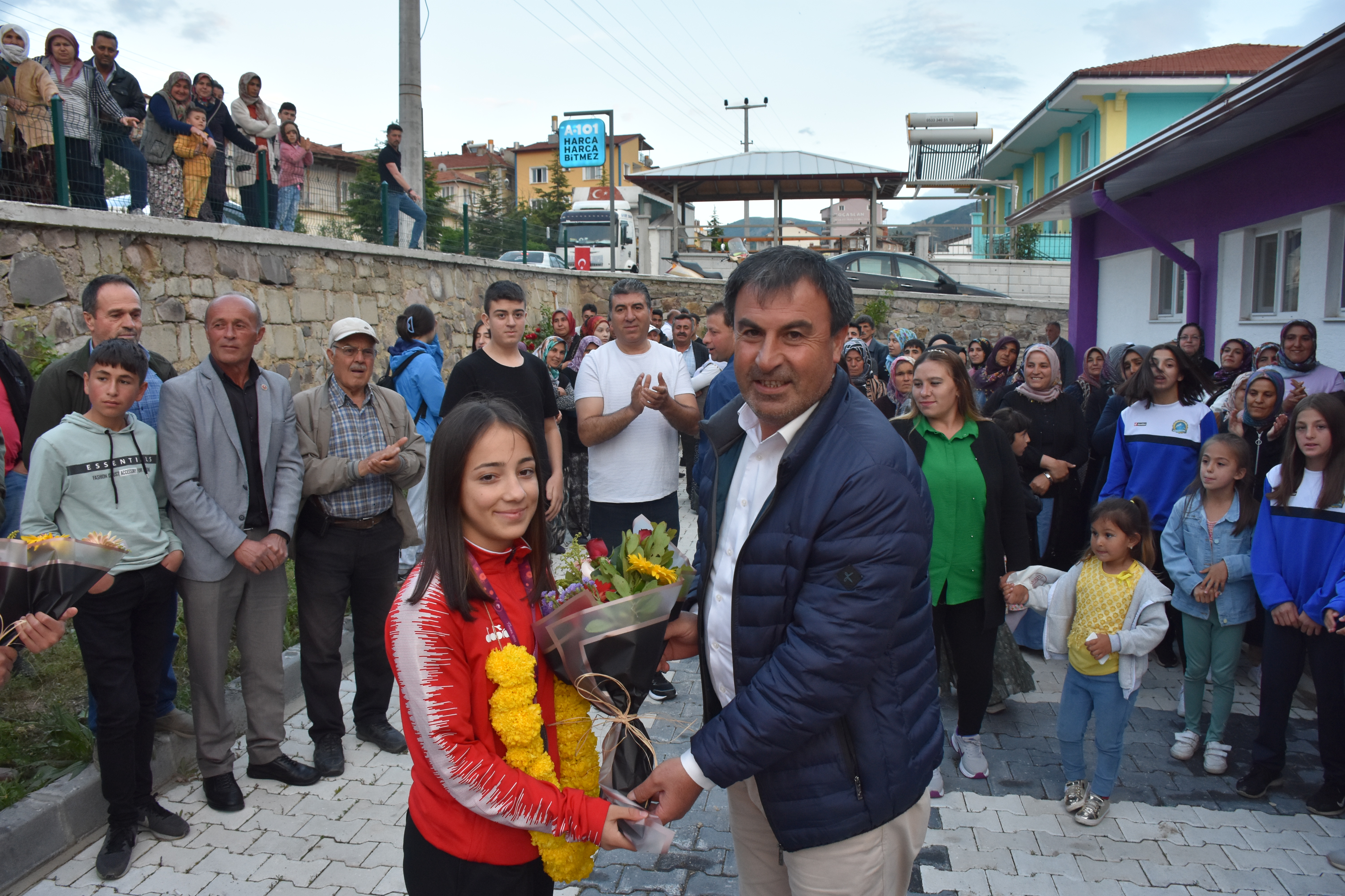 AVRUPA ŞAMPİYONLUĞU VATANDAŞI SOKAKLARA DÖKTÜ