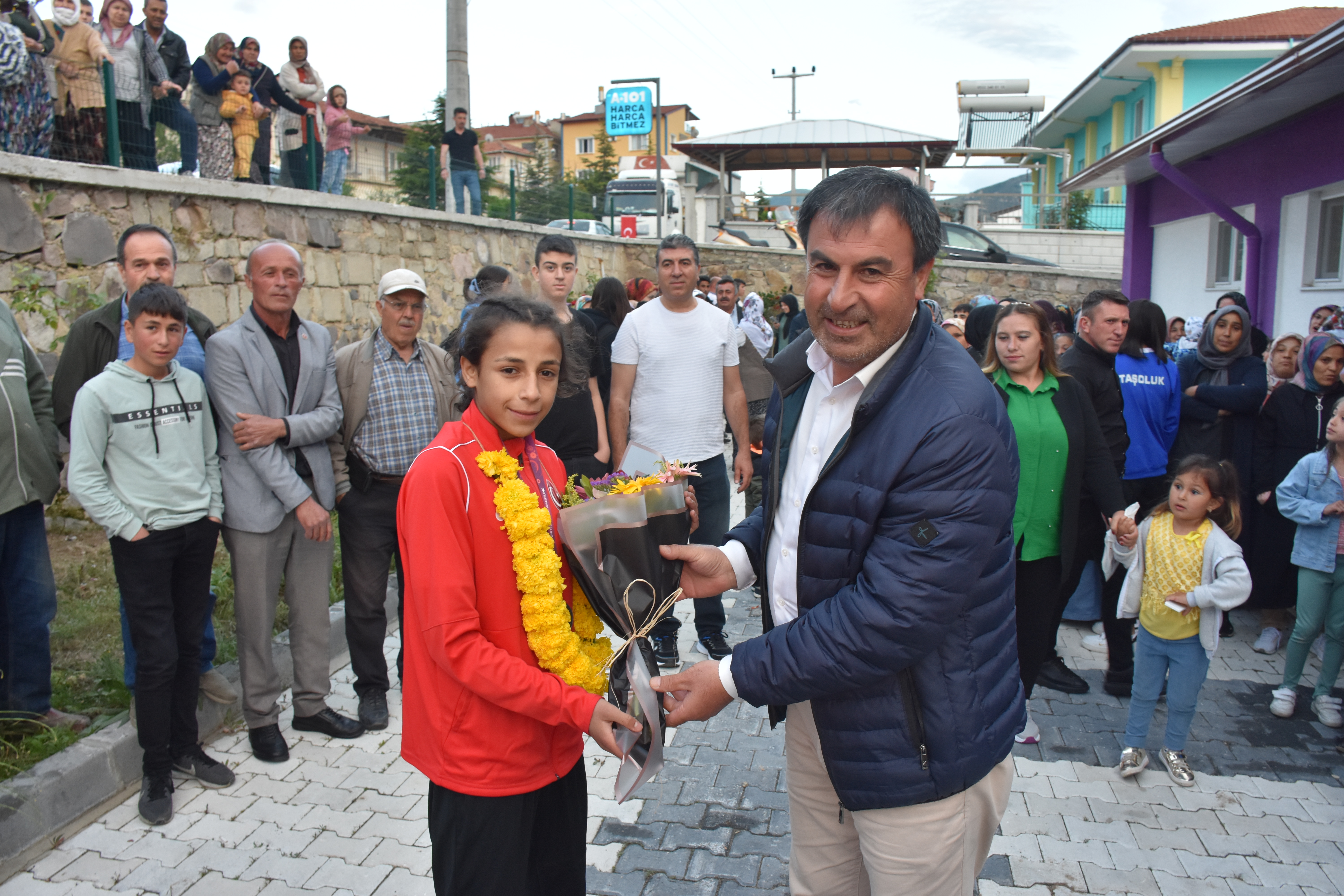 AVRUPA ŞAMPİYONLUĞU VATANDAŞI SOKAKLARA DÖKTÜ