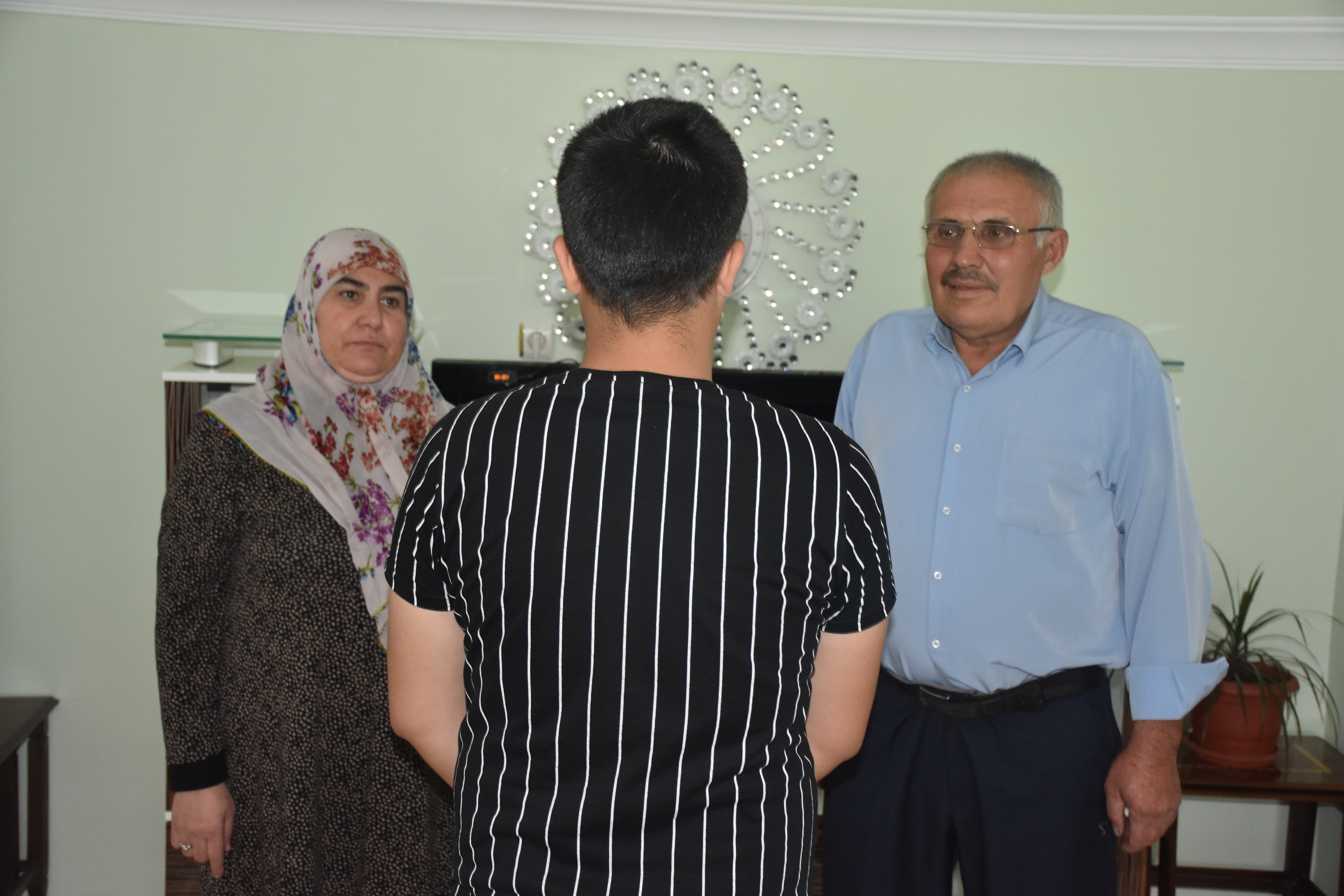 OĞLU ‘KARDEŞİM’ DİYE KORUDU TORUNLARI İSE ‘DAYI’ DİYOR
