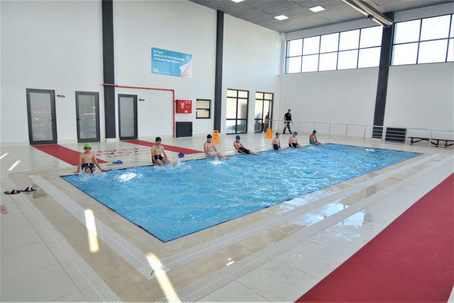 YARI OLİMPİK HAVUZUMUZDA YÜZME KURSUMUZ BAŞLADI